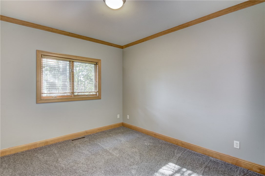 Eau Claire, Wisconsin, 54701, United States, 5 Bedrooms Bedrooms, ,4 BathroomsBathrooms,Residential,For Sale,1976179