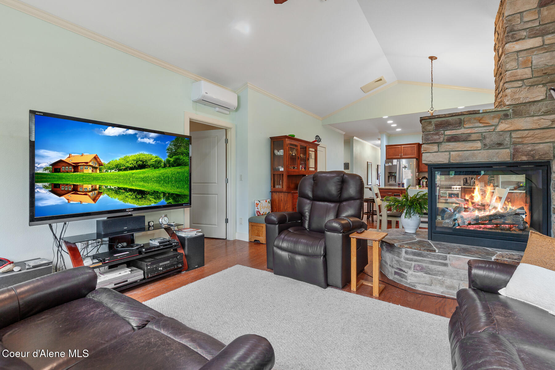 Coeur d'Alene, Idaho, 83815, United States, 2 Bedrooms Bedrooms, ,3 BathroomsBathrooms,Residential,For Sale,2010057