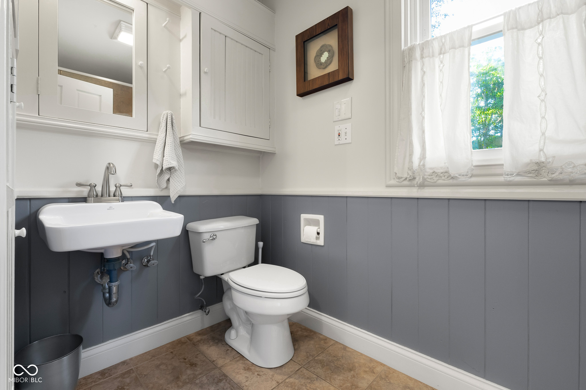Columbus, Indiana, 47201, United States, 3 Bedrooms Bedrooms, ,3 BathroomsBathrooms,Residential,For Sale,1888305