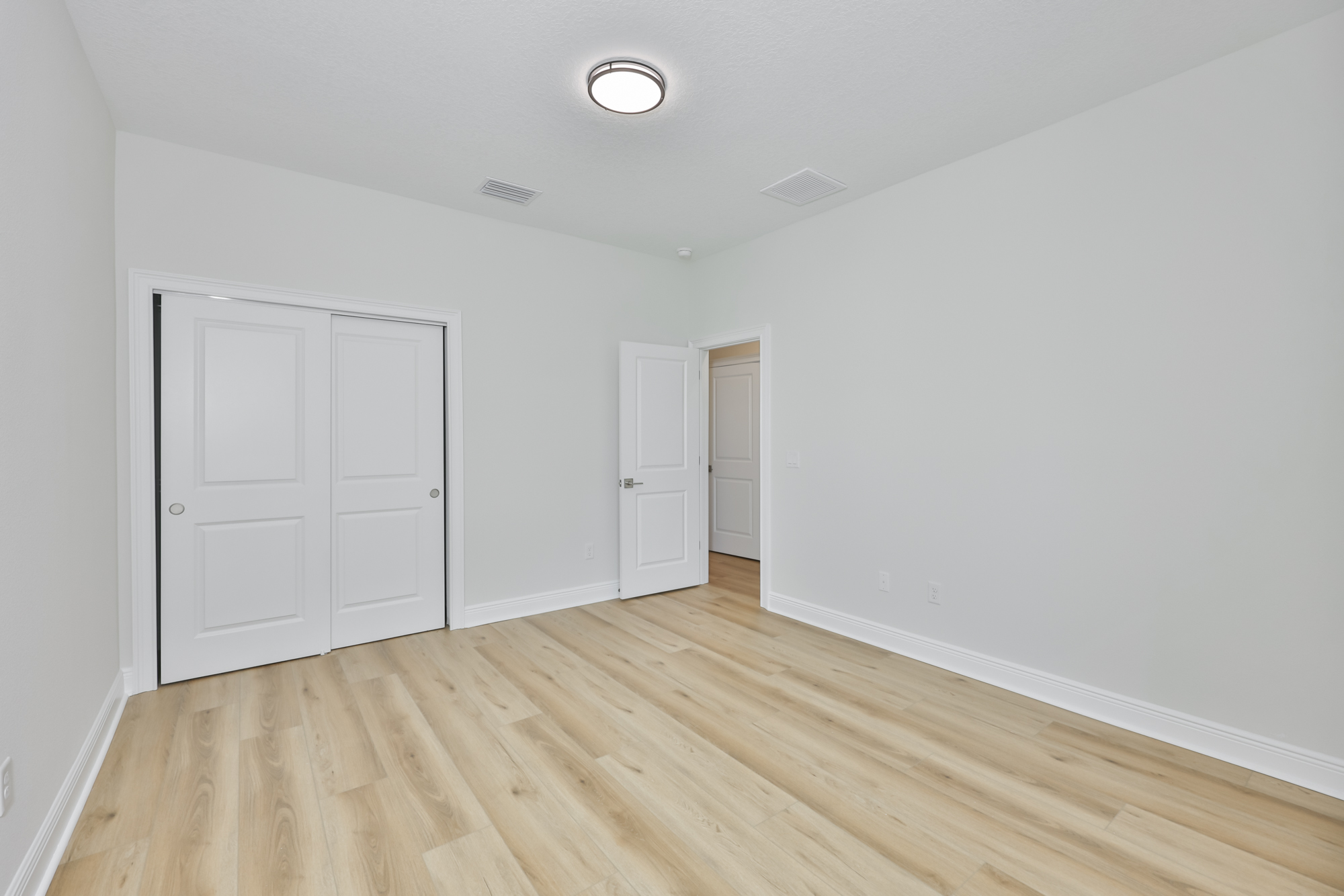 Tampa, Florida, 33607, United States, 3 Bedrooms Bedrooms, ,3 BathroomsBathrooms,Residential,For Sale,2049201