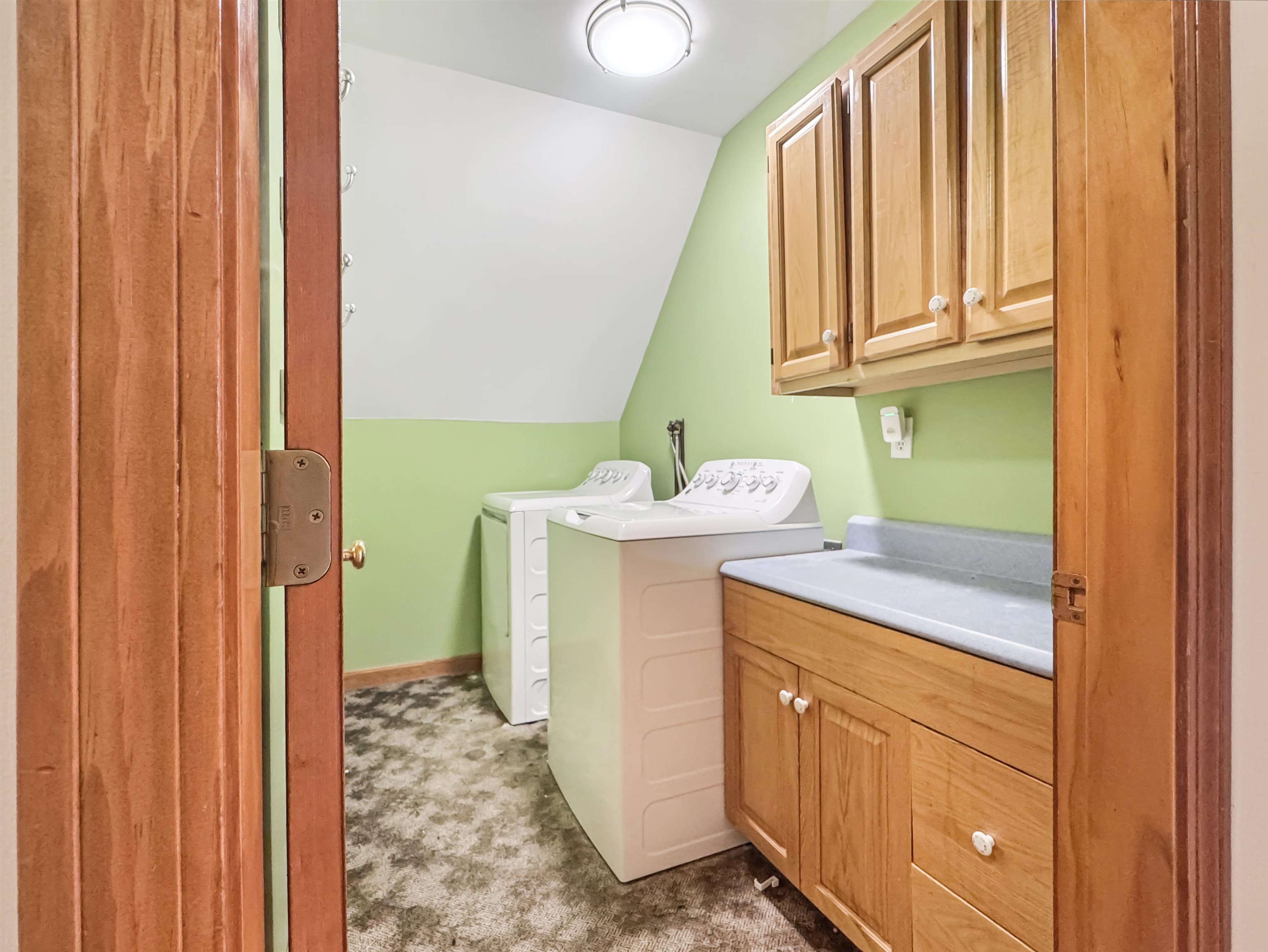 Epsom, New Hampshire, 03234, United States, 2 Bedrooms Bedrooms, ,3 BathroomsBathrooms,Residential,For Sale,1971379