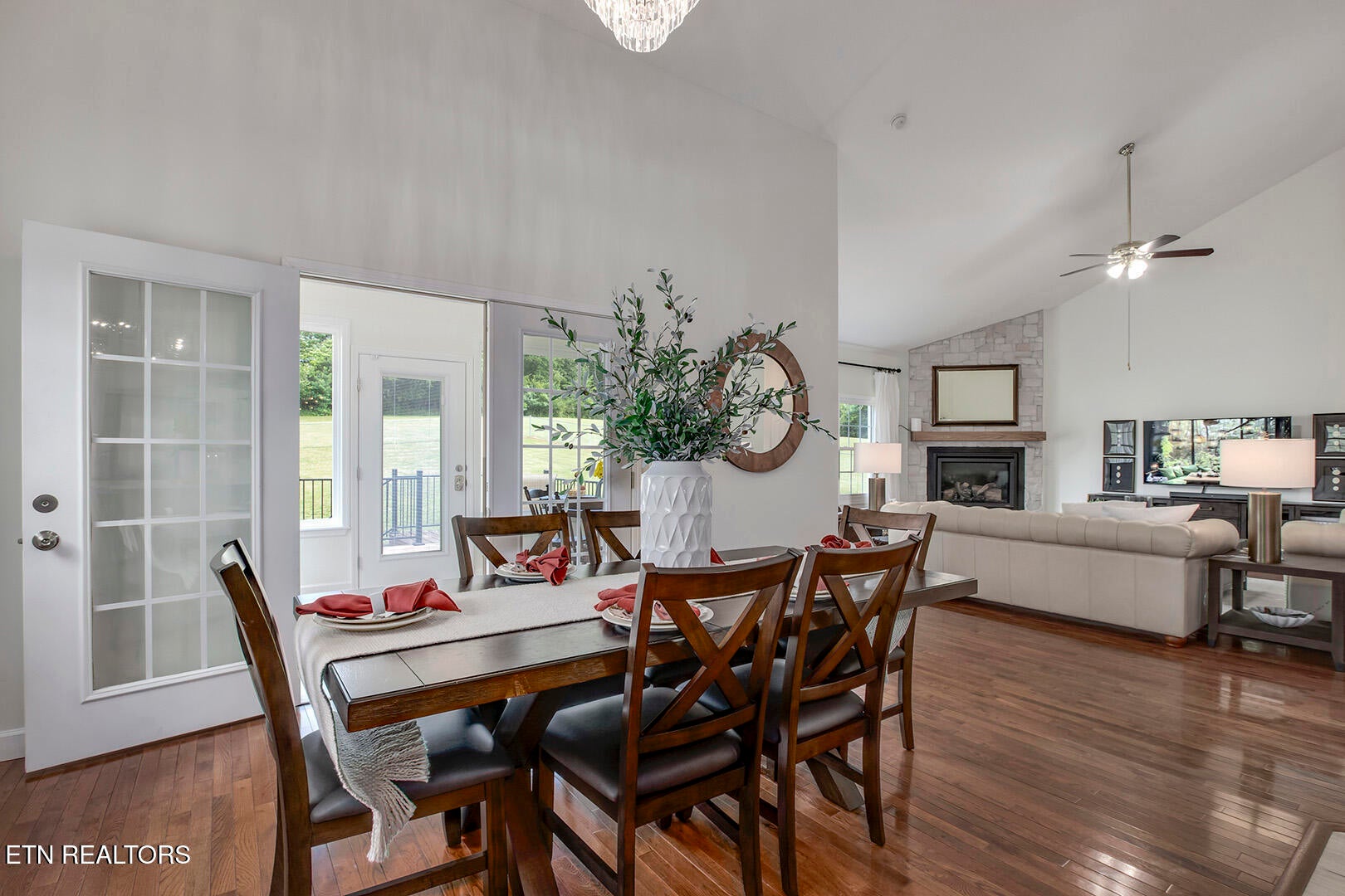 Harriman, Tennessee, 37748, United States, 3 Bedrooms Bedrooms, ,3 BathroomsBathrooms,Residential,For Sale,2011822