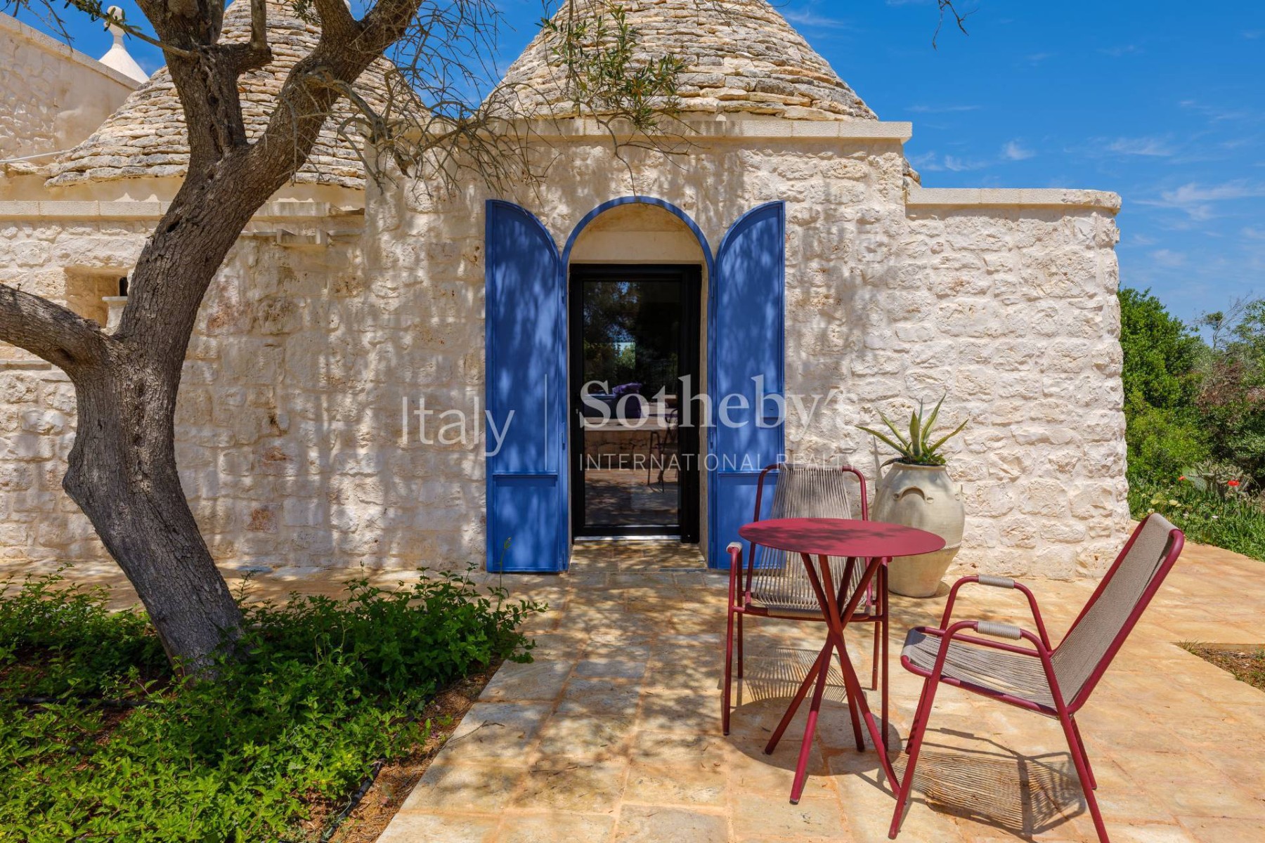  Exclusive complex of trulli with pool surrounded by greenery - 物件實景