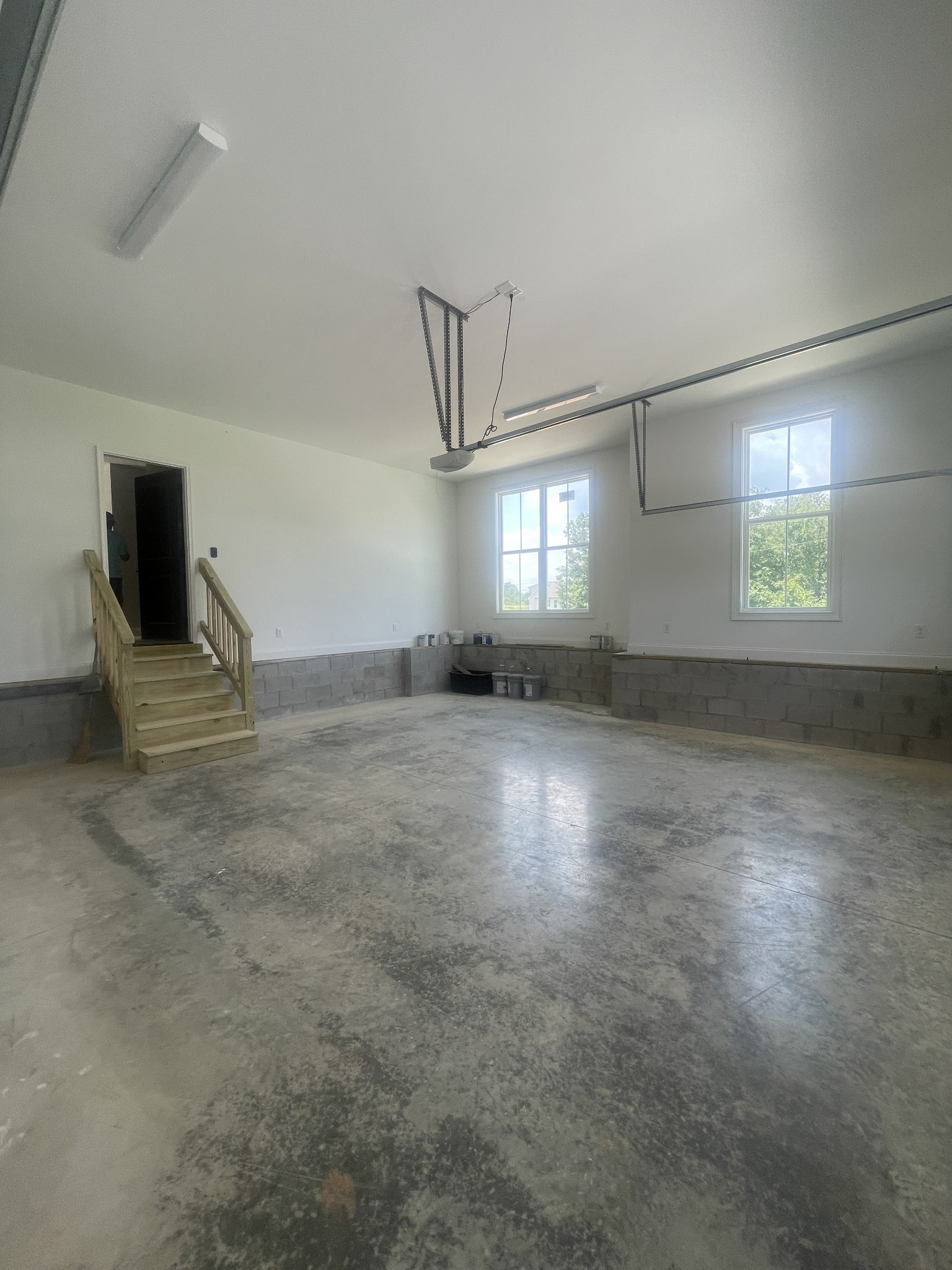 Winchester, Tennessee, 37398, United States, 3 Bedrooms Bedrooms, ,4 BathroomsBathrooms,Residential,For Sale,1928177