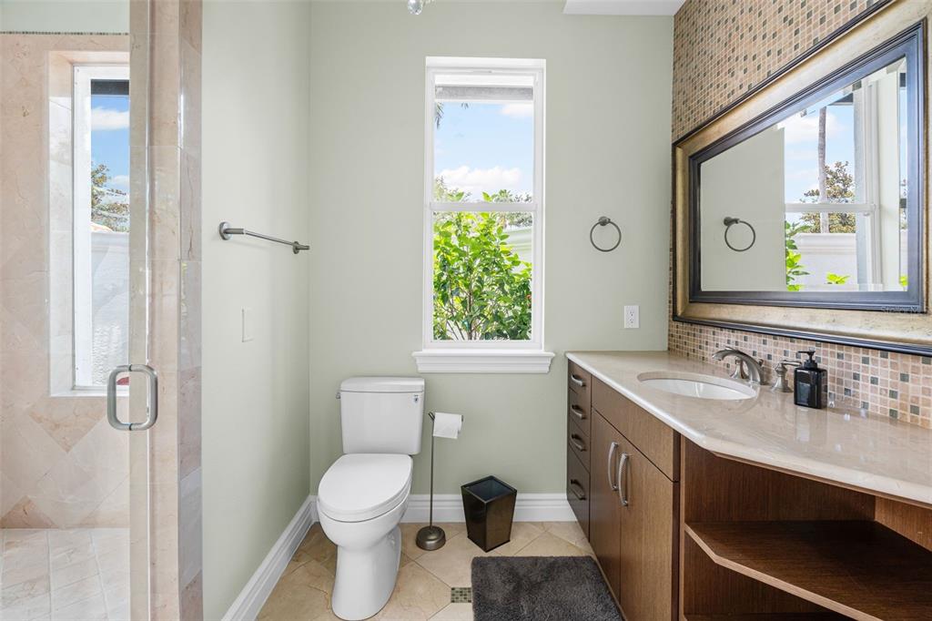 Bradenton, Florida, 34202, United States, 5 Bedrooms Bedrooms, ,5 BathroomsBathrooms,Residential,For Sale,1873833