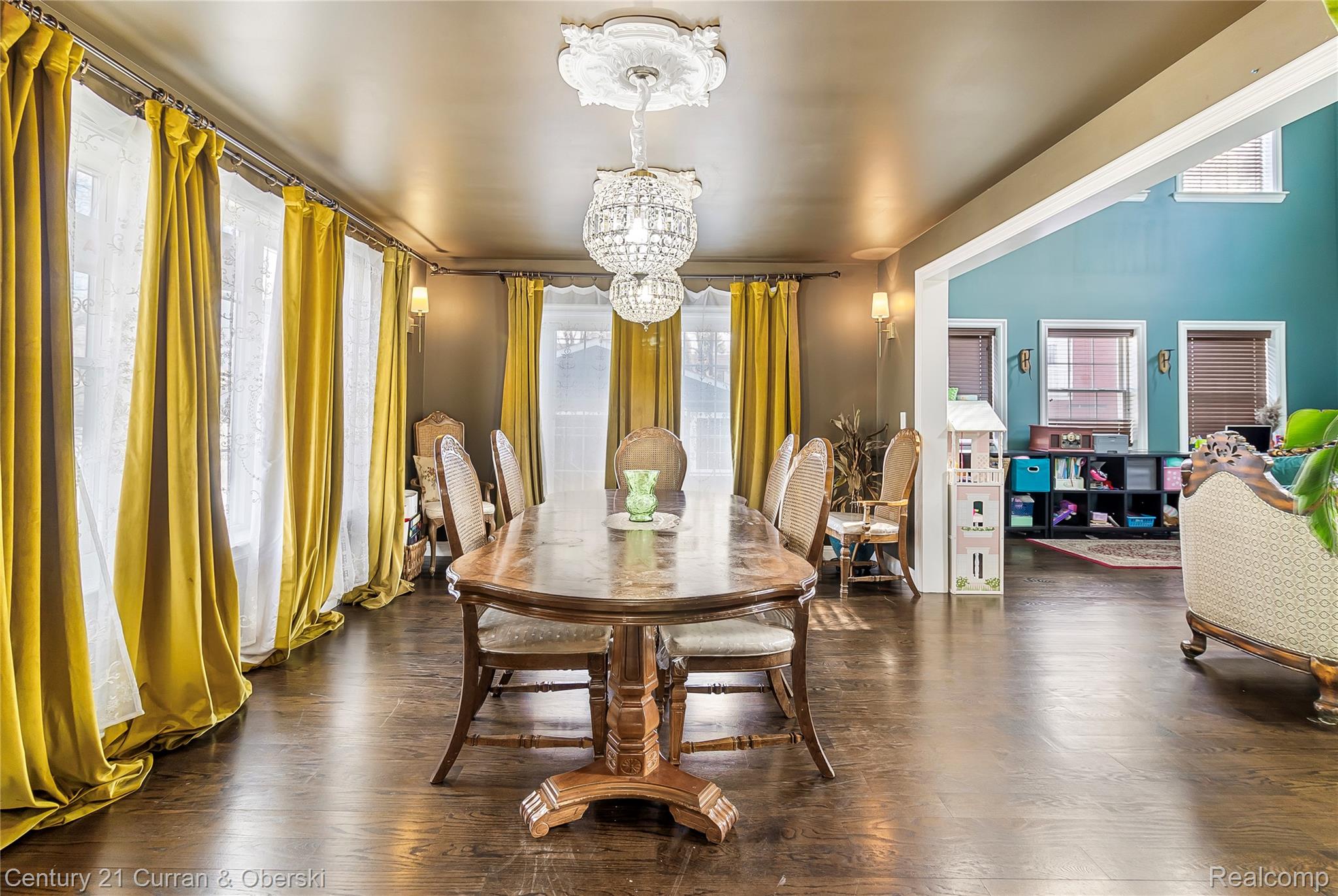 Dearborn, Michigan, 48124, United States, 4 Bedrooms Bedrooms, ,3 BathroomsBathrooms,Residential,For Sale,1921247