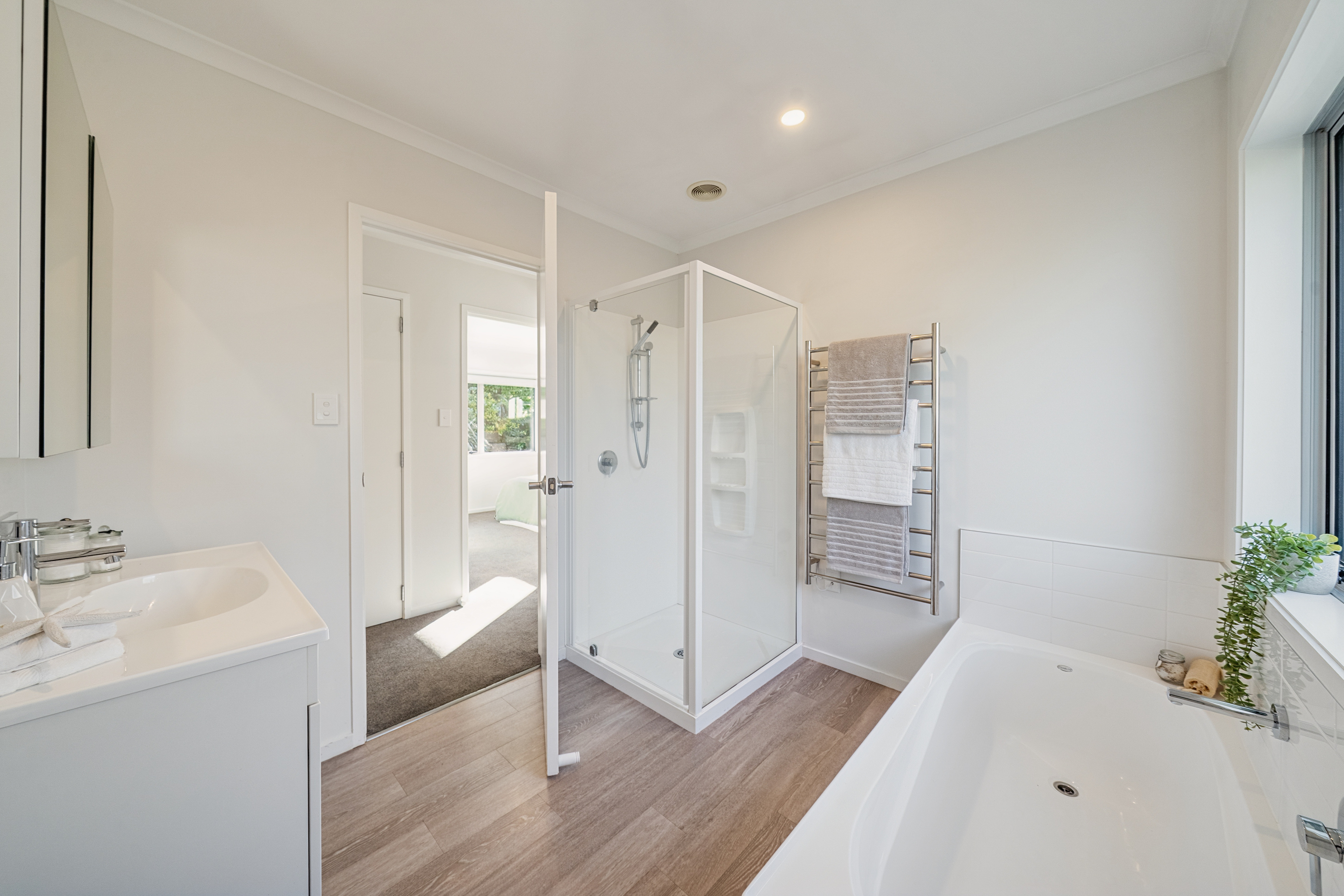  92 Sunstone Crescent, Timberlea, Upper Hutt - 物件實景