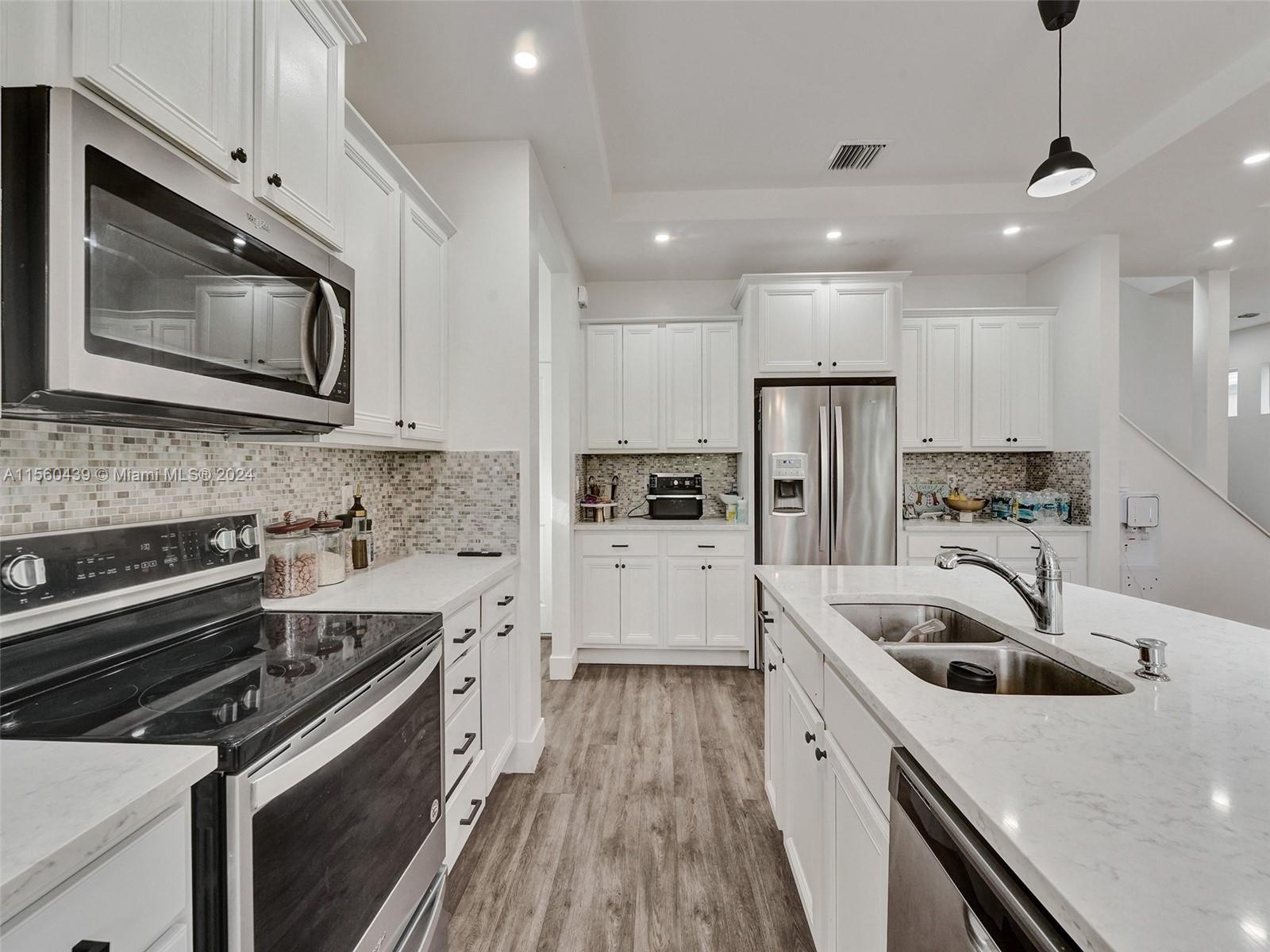 4334 Large Leaf Ln, Hollywood, Florida, 33021, United States, 6 Bedrooms Bedrooms, ,4 BathroomsBathrooms,Residential,For Sale,4334 Large Leaf Ln,1500872