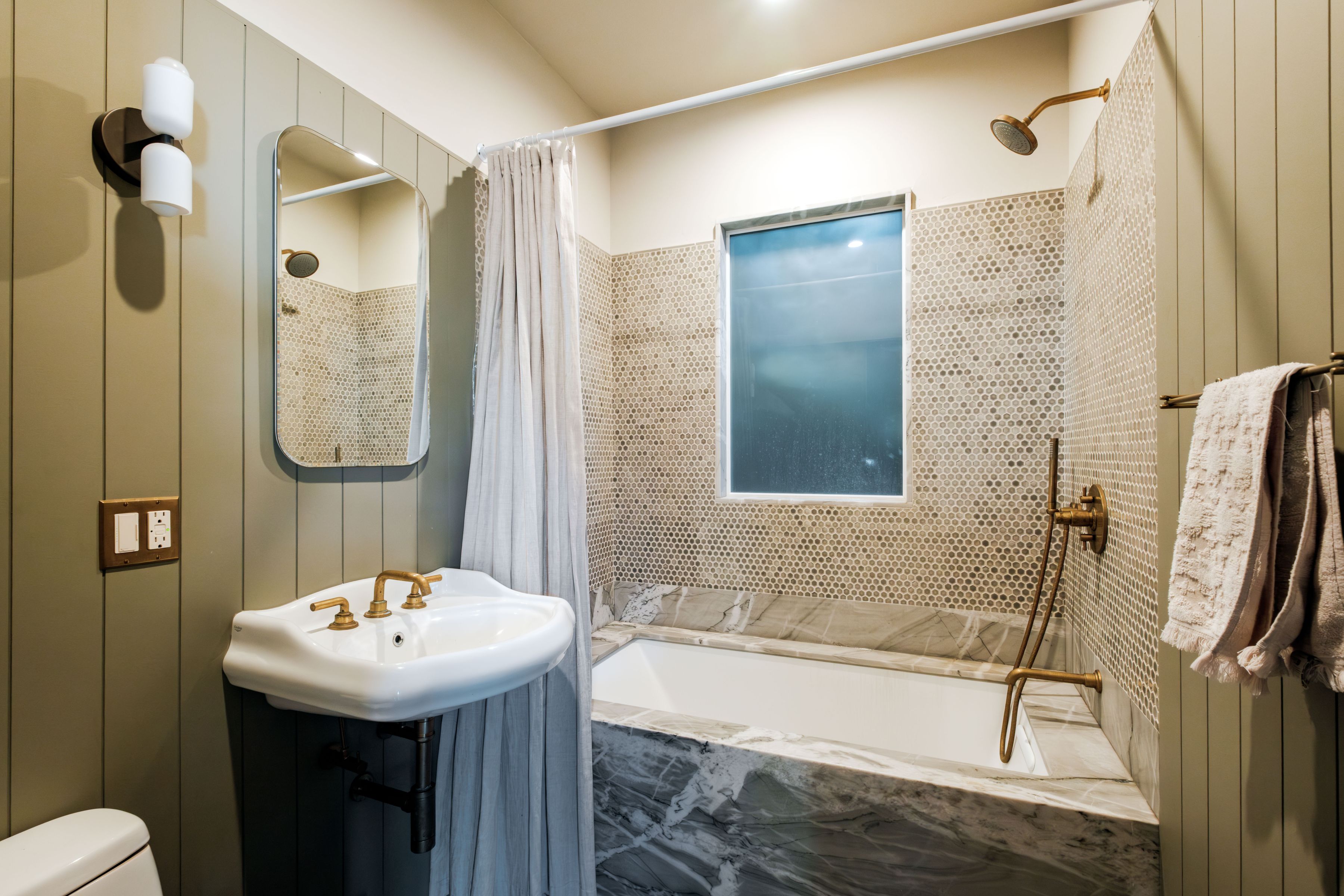  2510 10th Avenue - 物件實景