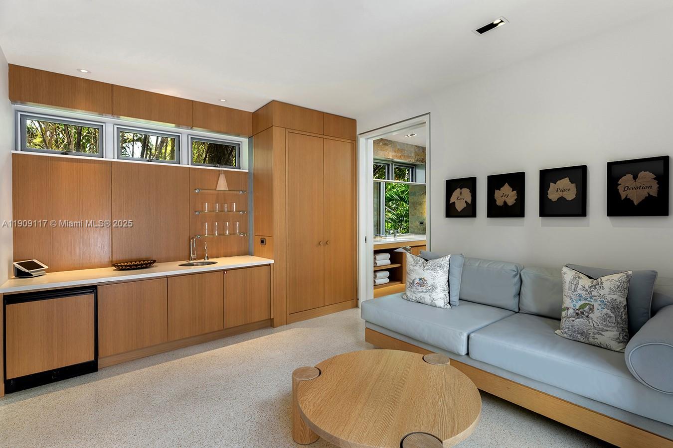 Miami, Florida, 33133, United States, 13 Bedrooms Bedrooms, ,18 BathroomsBathrooms,Residential,For Sale,1989288