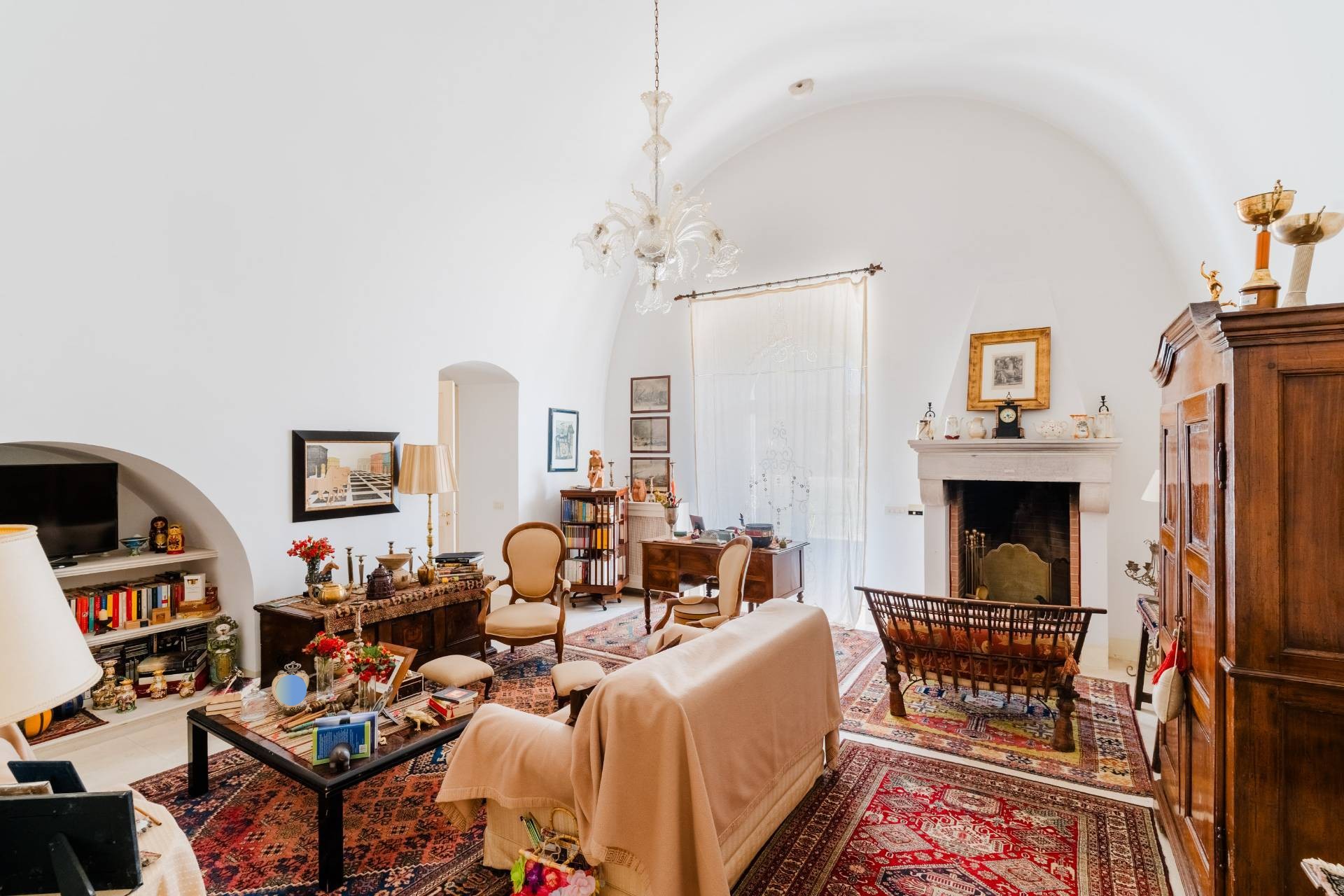 Gioia del Colle, Bari, 70023, IT, 6 Bedrooms Bedrooms, ,9 BathroomsBathrooms,Residential,For Sale,1991978