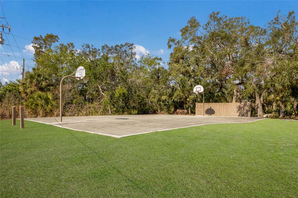 Sarasota, Florida, 34235, United States, 3 Bedrooms Bedrooms, ,2 BathroomsBathrooms,Residential,For Sale,1997253