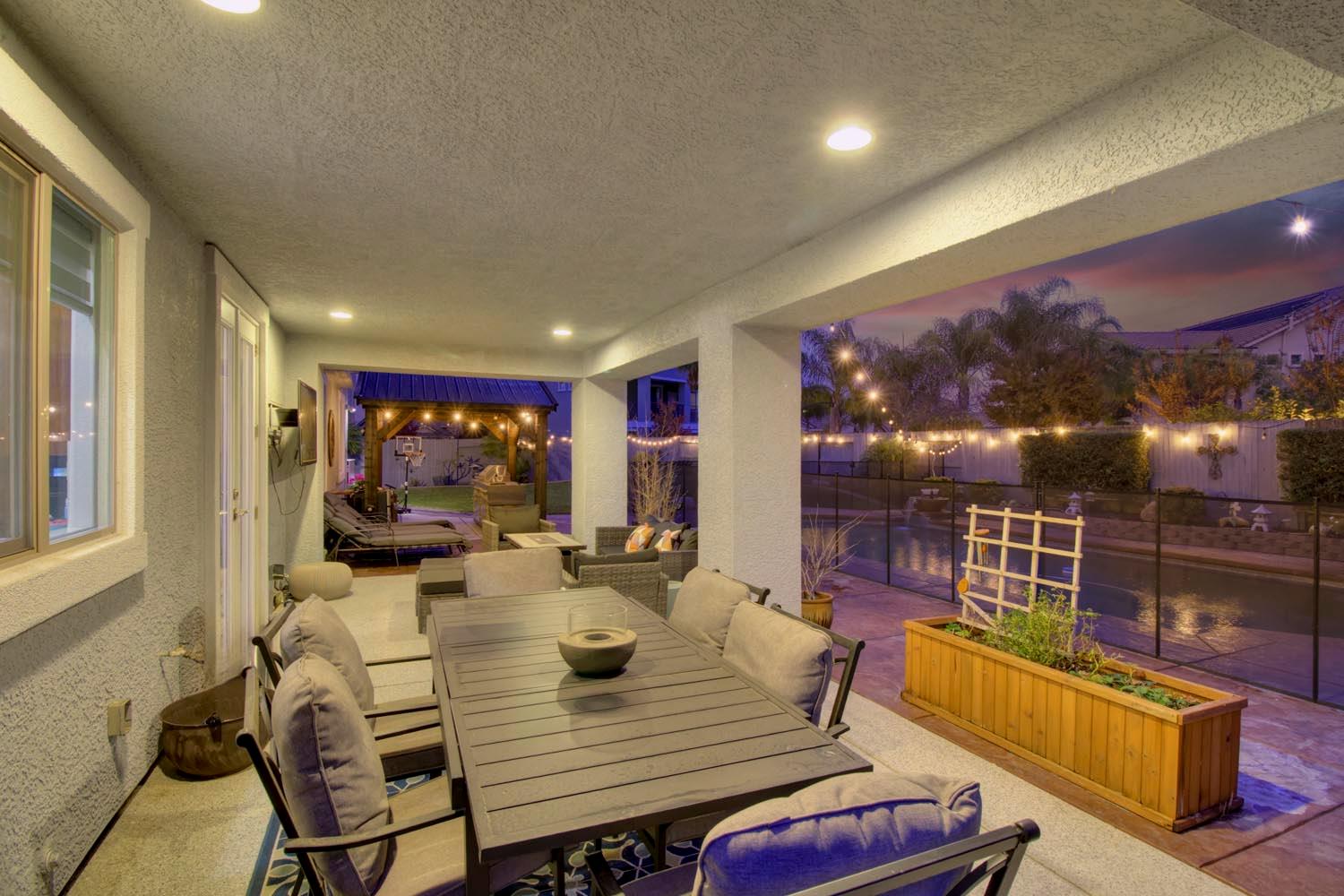 Elk Grove, California, 95757, United States, 5 Bedrooms Bedrooms, ,5 BathroomsBathrooms,Residential,For Sale,2001811