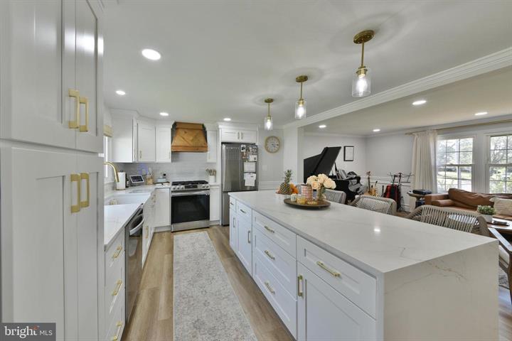 Cinnaminson, New Jersey, 08077, United States, 4 Bedrooms Bedrooms, ,4 BathroomsBathrooms,Residential,For Sale,1973865