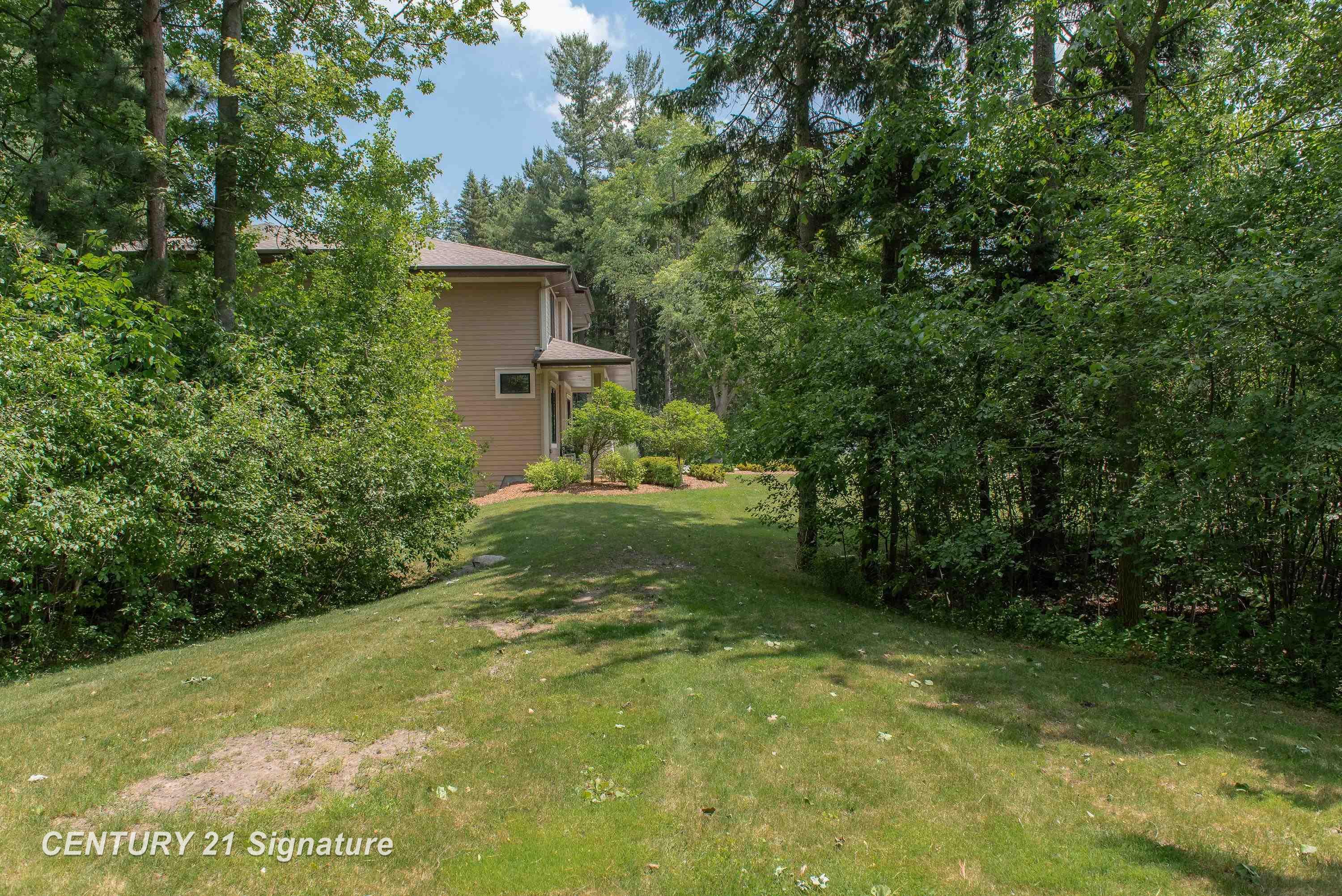 Midland, Michigan, 48642, United States, 4 Bedrooms Bedrooms, ,5 BathroomsBathrooms,Residential,For Sale,1975618