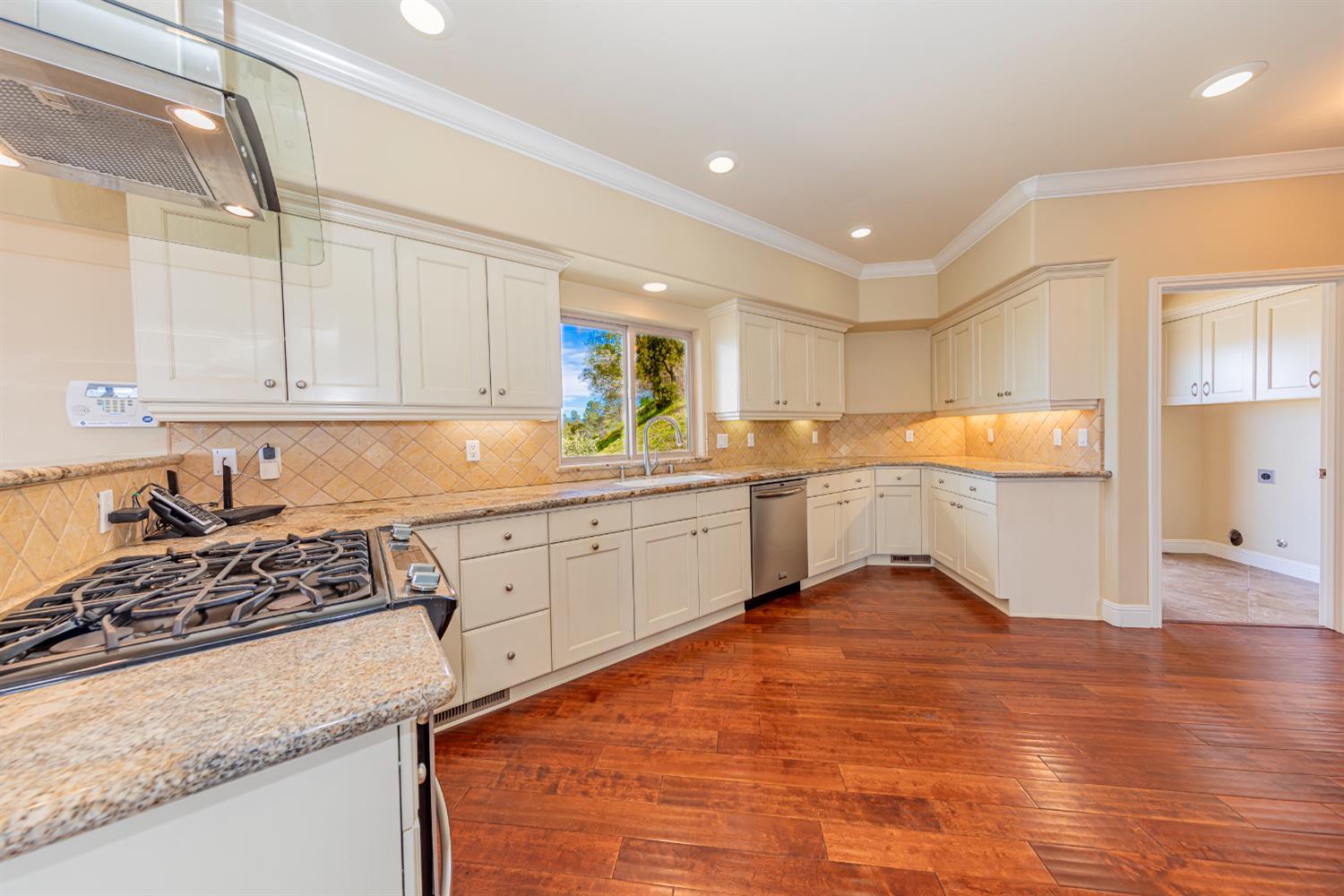 Coarsegold, California, 93614, United States, 3 Bedrooms Bedrooms, ,3 BathroomsBathrooms,Residential,For Sale,1927842