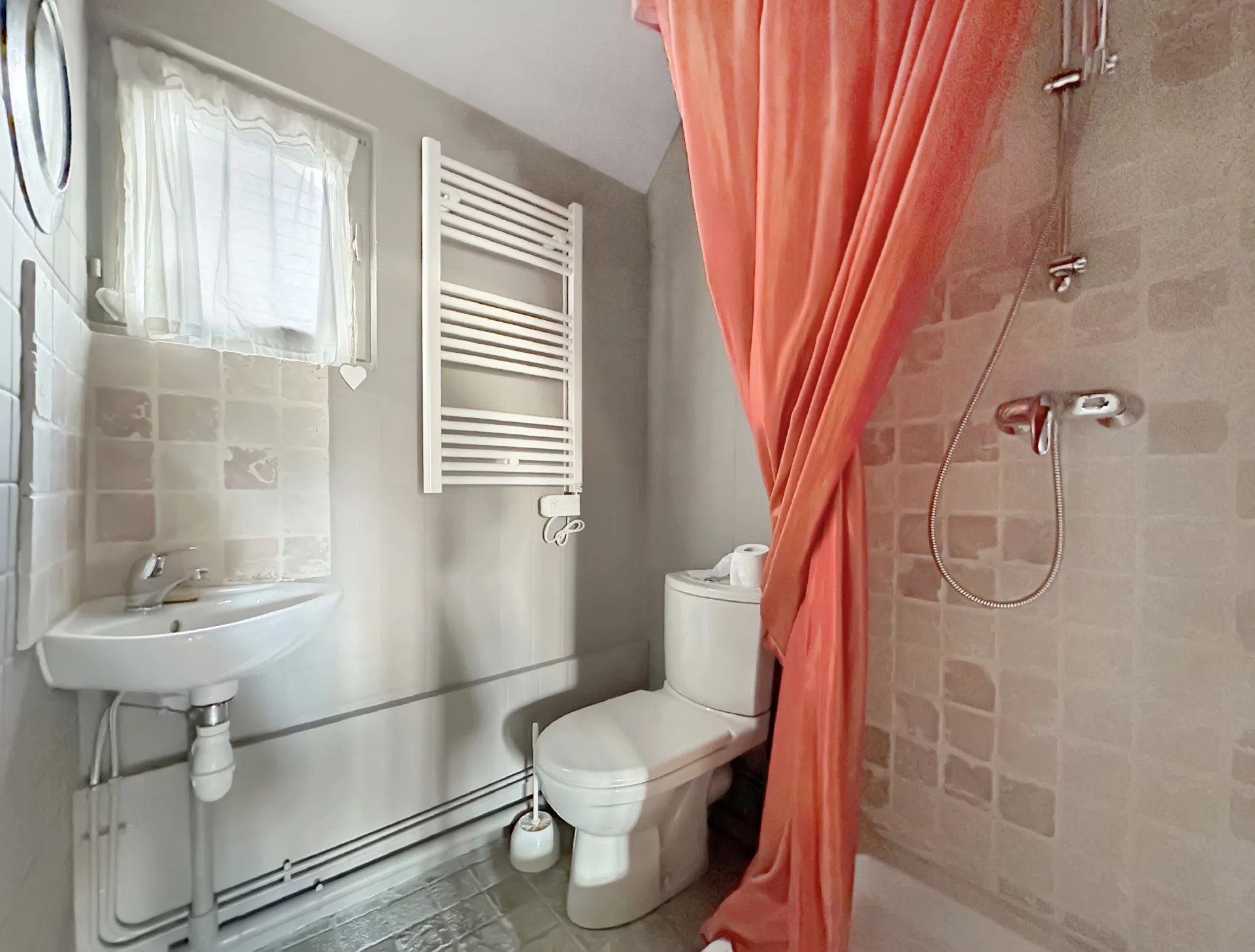 Honfleur, Normandy, 14600, FR, 3 Bedrooms Bedrooms, ,2 BathroomsBathrooms,Residential,For Sale,1805763