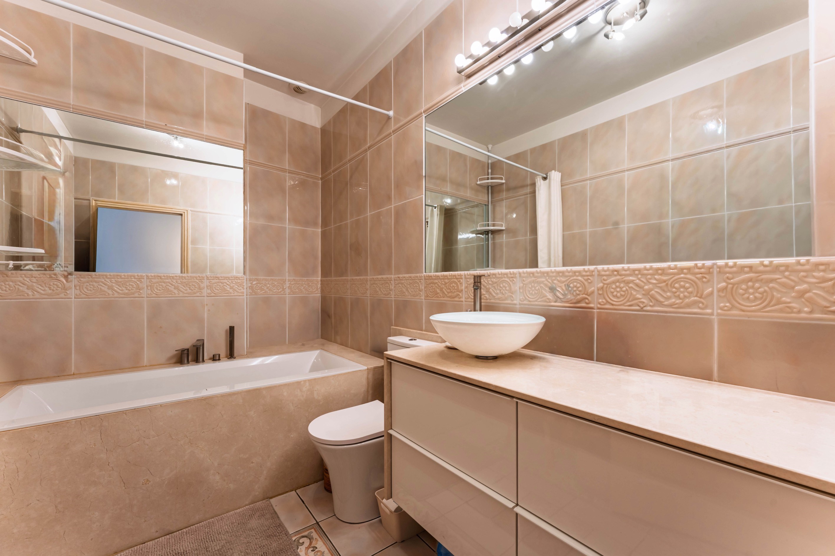 Exclusive to the Ecusson district, an incredible apartment with terraces and el… - 物件實景