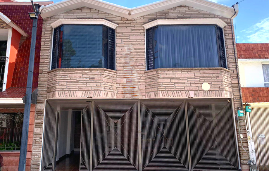 Rosas, Cuautitlán Izcalli, Estado de México, 54750, Mexico, 3 Bedrooms Bedrooms, ,2 BathroomsBathrooms,Residential,For Sale,Rosas,1672577