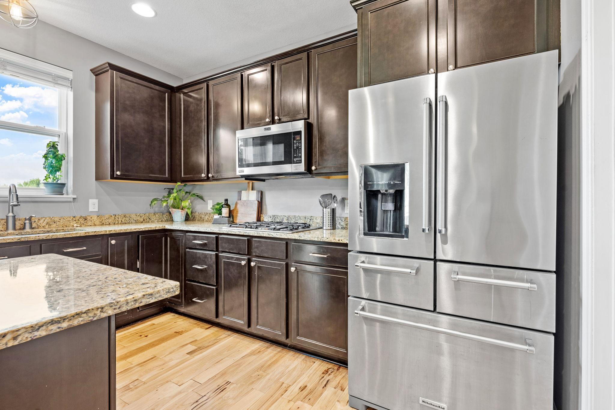 Lakeville, Minnesota, 55044, United States, 4 Bedrooms Bedrooms, ,3 BathroomsBathrooms,Residential,For Sale,1992013