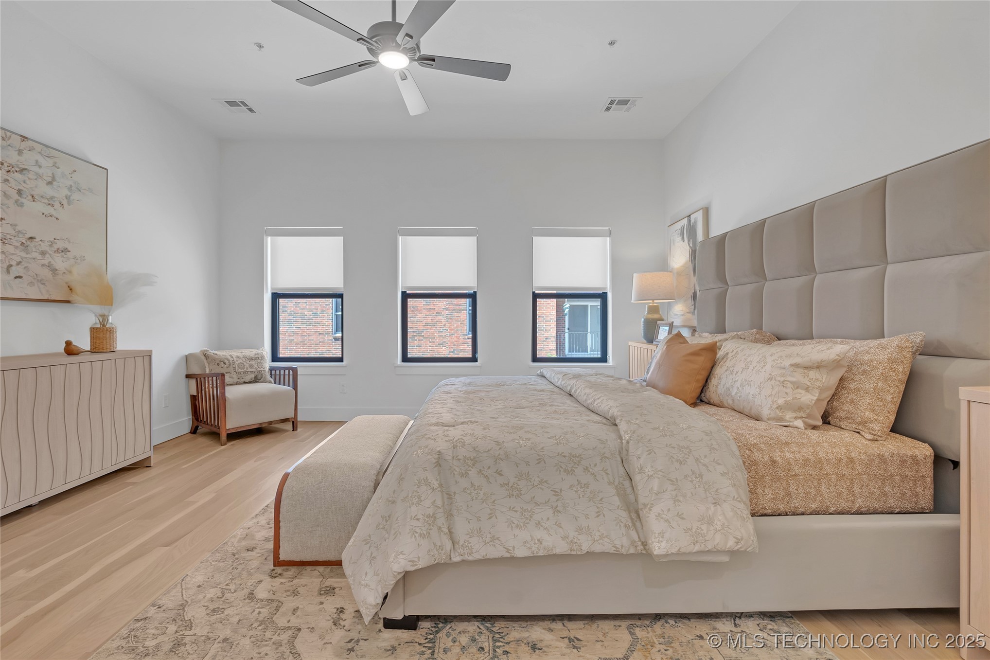 Tulsa, Oklahoma, 74120, United States, 3 Bedrooms Bedrooms, ,3 BathroomsBathrooms,Residential,For Sale,1989379