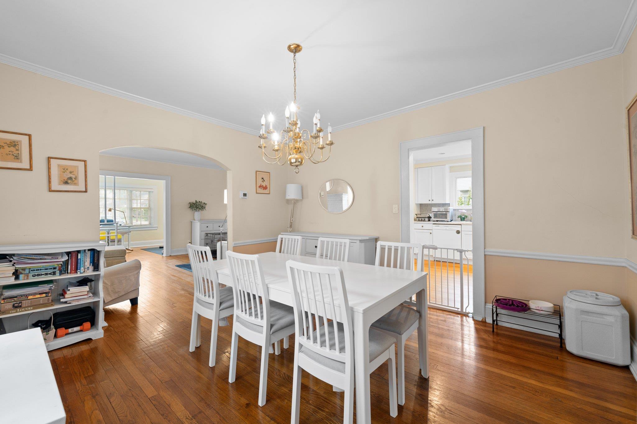 Rockville Centre, New York, 11570, United States, 4 Bedrooms Bedrooms, ,2 BathroomsBathrooms,Residential,For Sale,1928749