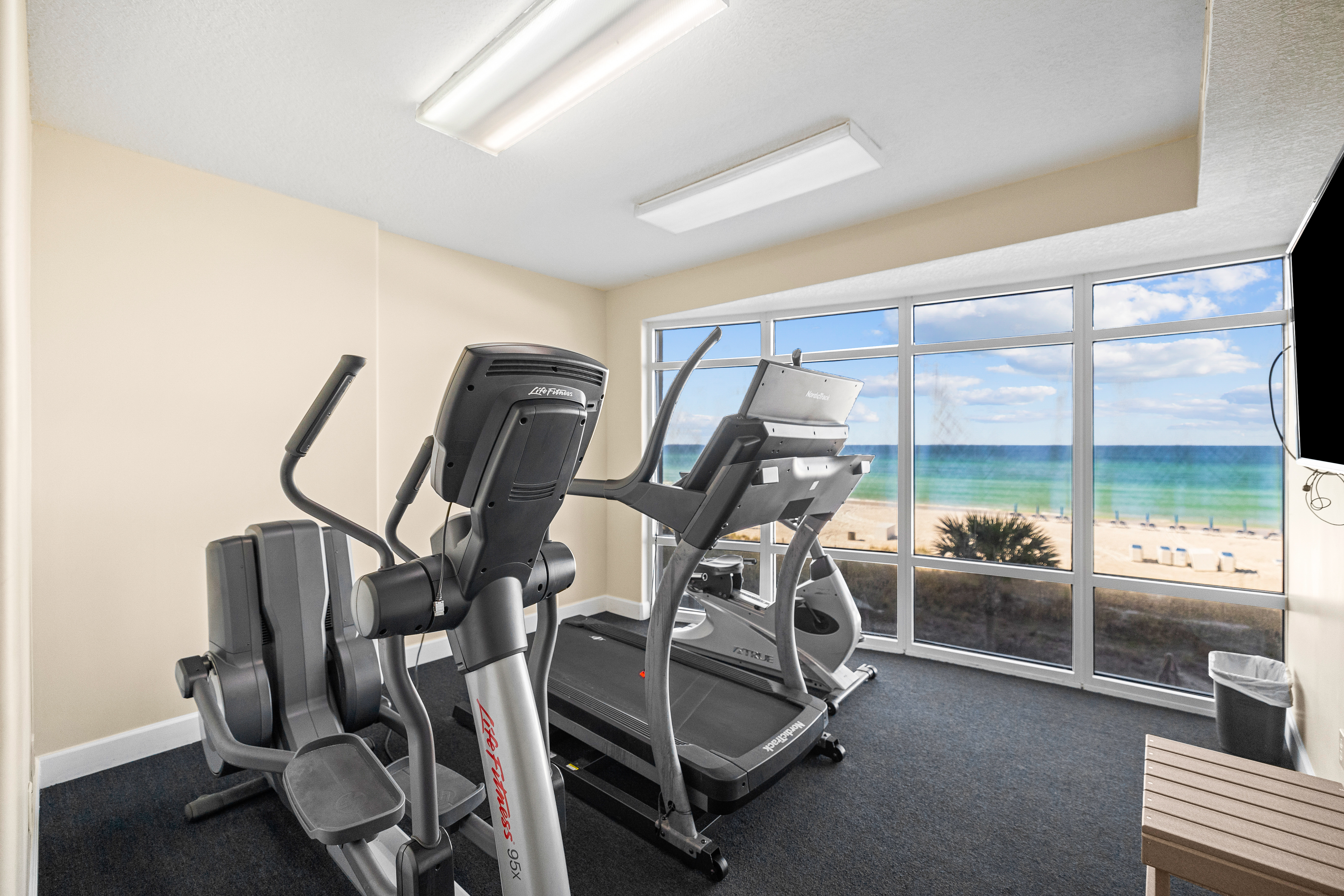  Fully Reimagined Gulf-Front Retreat with Private Oversized Balcony - 物件實景