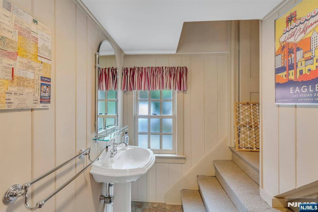 Park Ridge, New Jersey, 07656, United States, 4 Bedrooms Bedrooms, ,3 BathroomsBathrooms,Residential,For Sale,1927365
