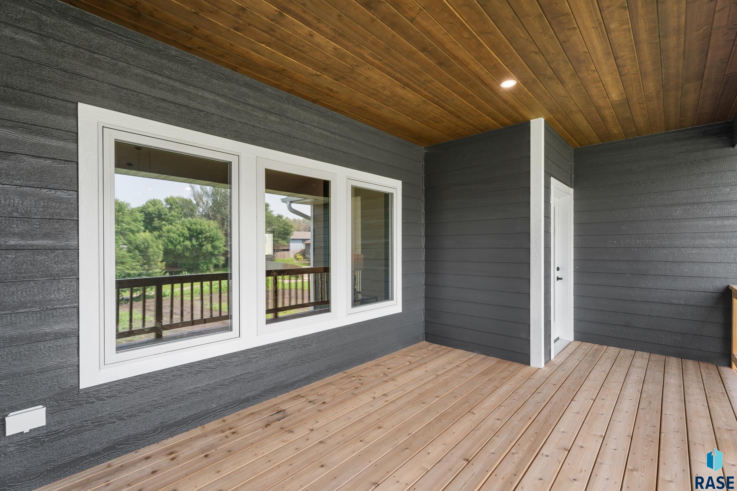 Sioux Falls, South Dakota, 57110, United States, 4 Bedrooms Bedrooms, ,2 BathroomsBathrooms,Residential,For Sale,1982454