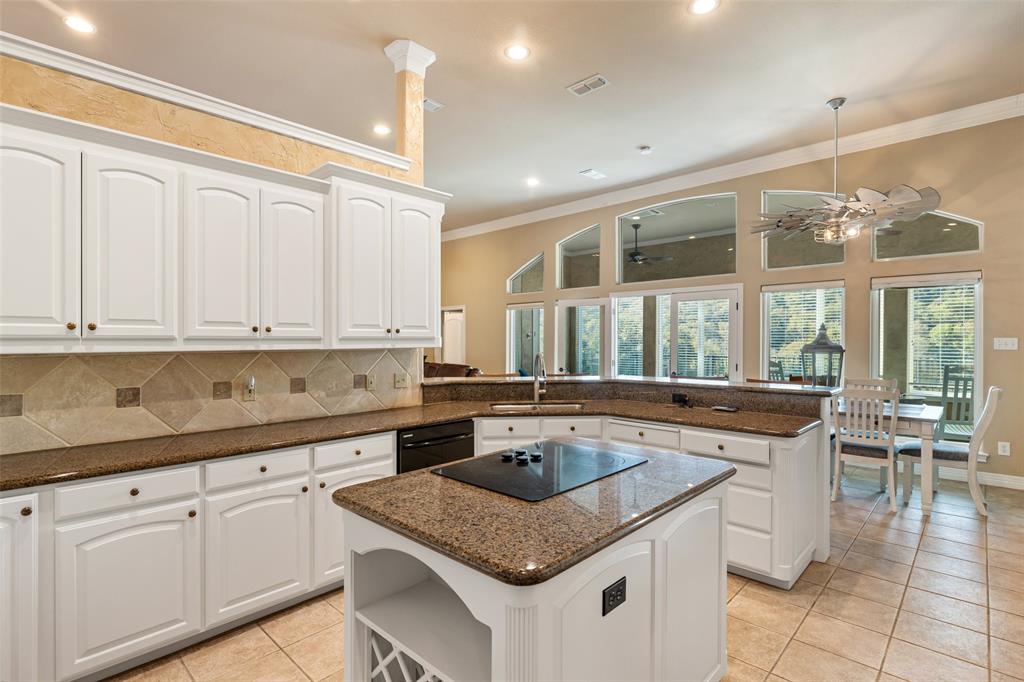 Granbury, Texas, 76049, United States, 3 Bedrooms Bedrooms, ,3 BathroomsBathrooms,Residential,For Sale,1816567