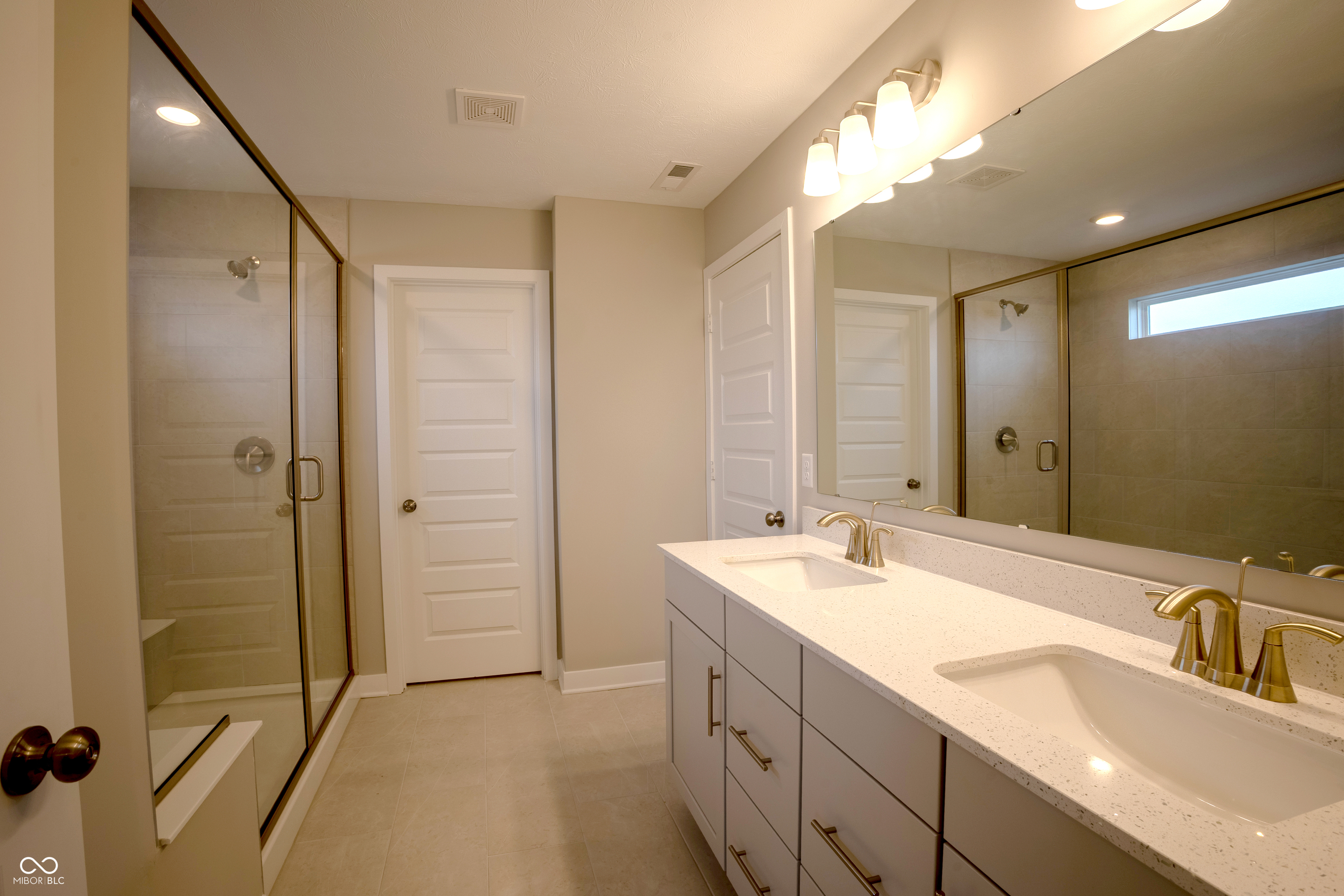 Greenwood, Indiana, 46143, United States, 5 Bedrooms Bedrooms, ,4 BathroomsBathrooms,Residential,For Sale,2001178