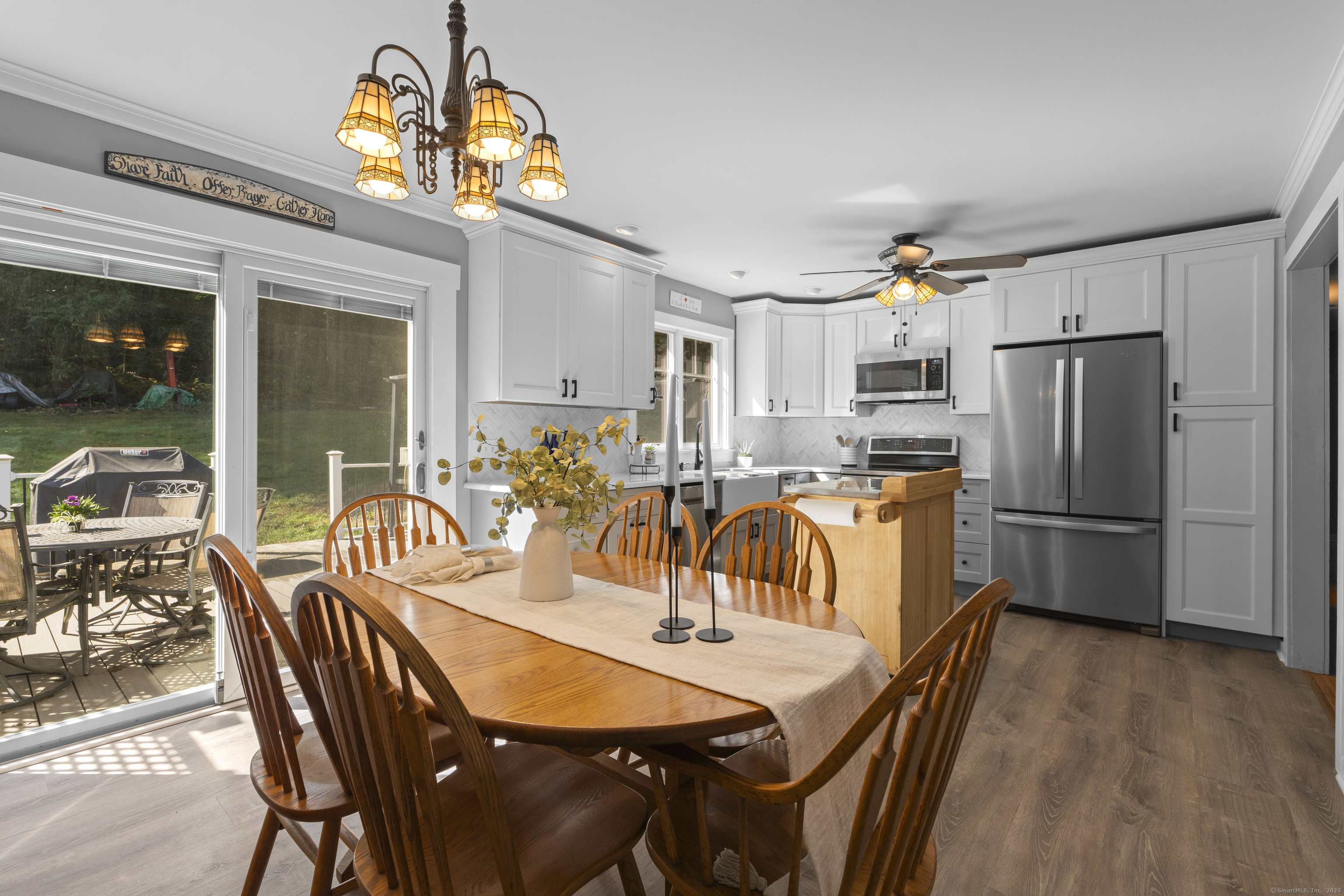 Newtown, Connecticut, 06482, United States, 3 Bedrooms Bedrooms, ,2 BathroomsBathrooms,Residential,For Sale,1962604