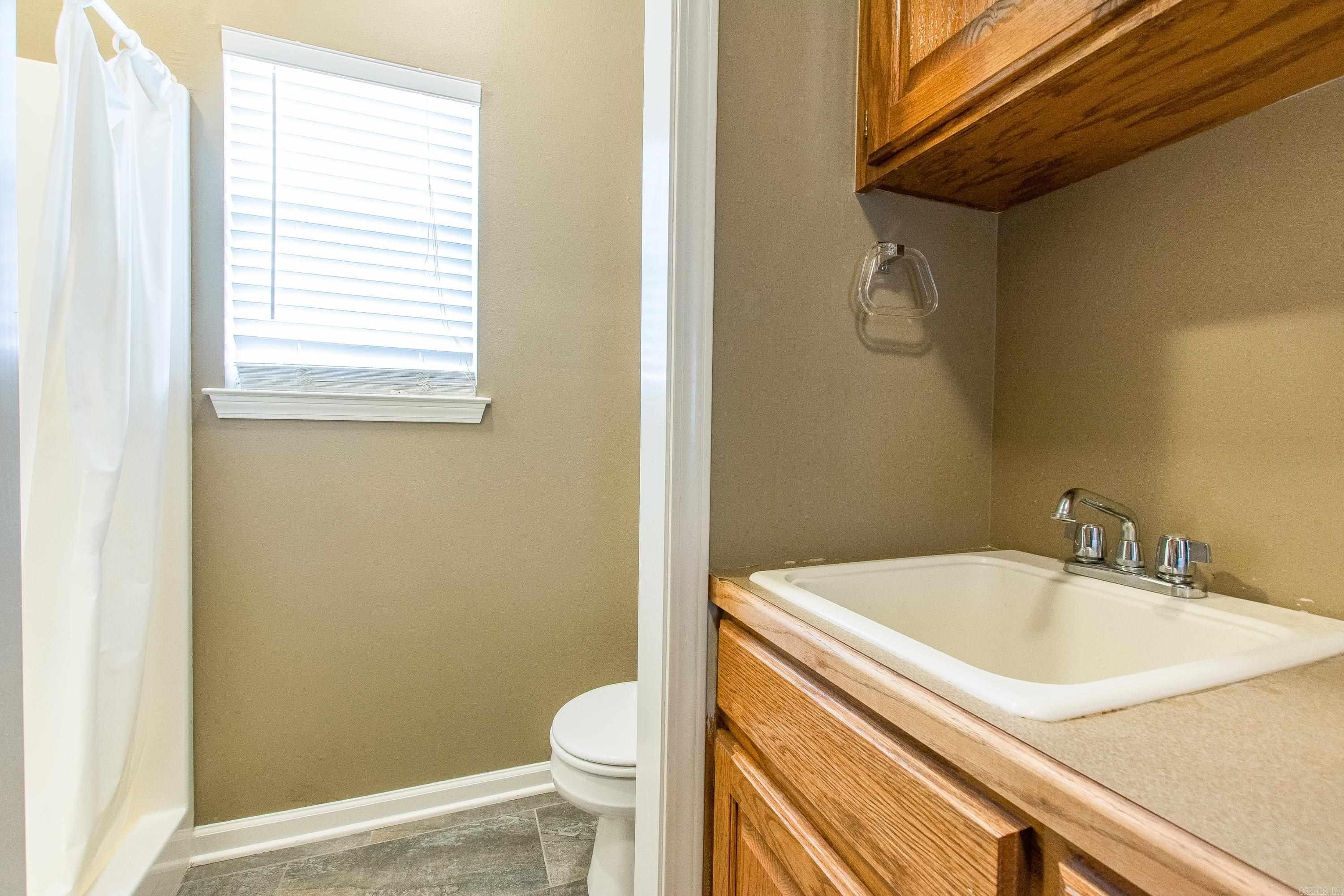 Benton, Arkansas, 72019, United States, 4 Bedrooms Bedrooms, ,4 BathroomsBathrooms,Residential,For Sale,1932840