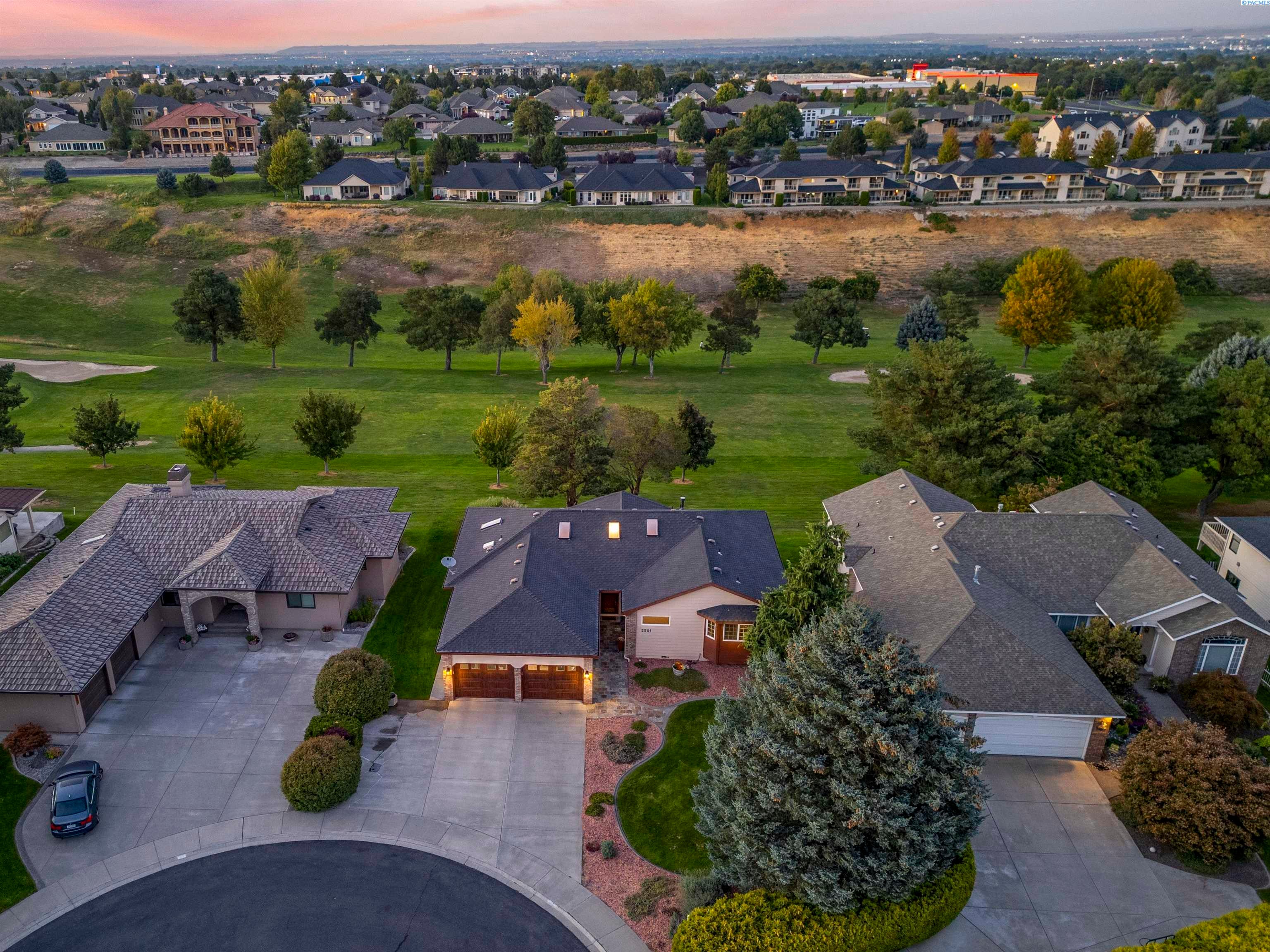 Kennewick, Washington, 99337, United States, 4 Bedrooms Bedrooms, ,2 BathroomsBathrooms,Residential,For Sale,1978666