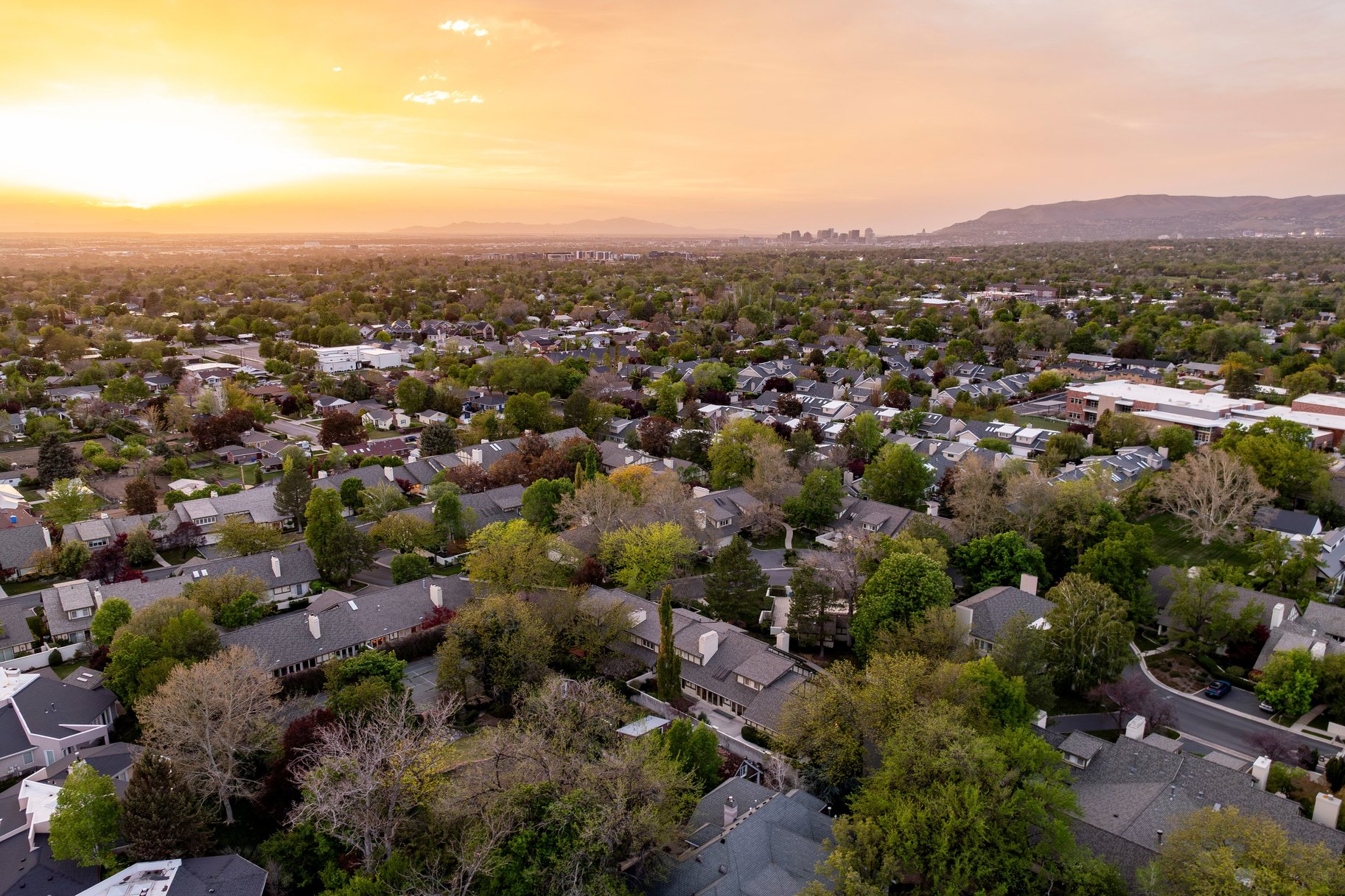  A Large Home in a Sought-After Private Community in East Millcreek - 物件實景