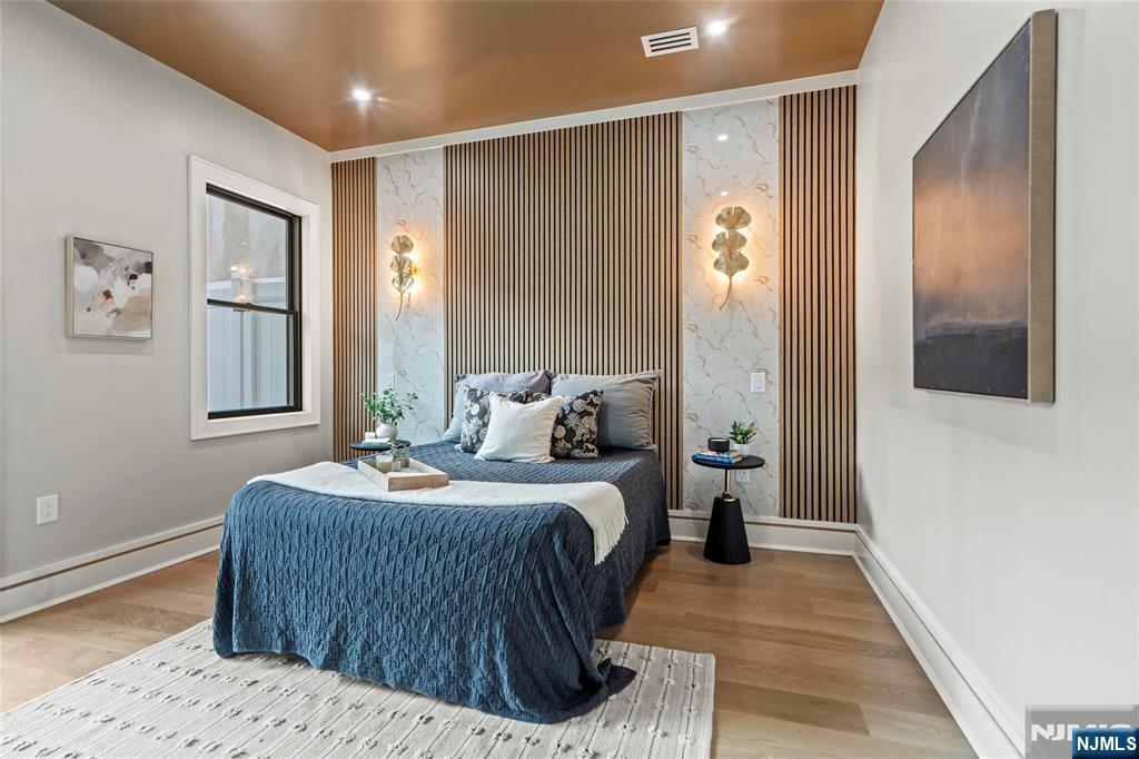 Jersey City, New Jersey, 07307, United States, 3 Bedrooms Bedrooms, ,2 BathroomsBathrooms,Residential,For Sale,1947058