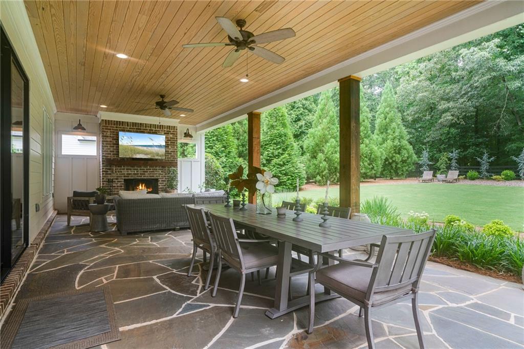 Canton, Georgia, 30115, United States, 5 Bedrooms Bedrooms, ,5 BathroomsBathrooms,Residential,For Sale,1878589
