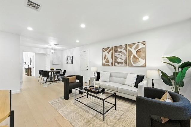 Austin, Texas, 78731, United States, 4 Bedrooms Bedrooms, ,3 BathroomsBathrooms,Residential,For Sale,1885336