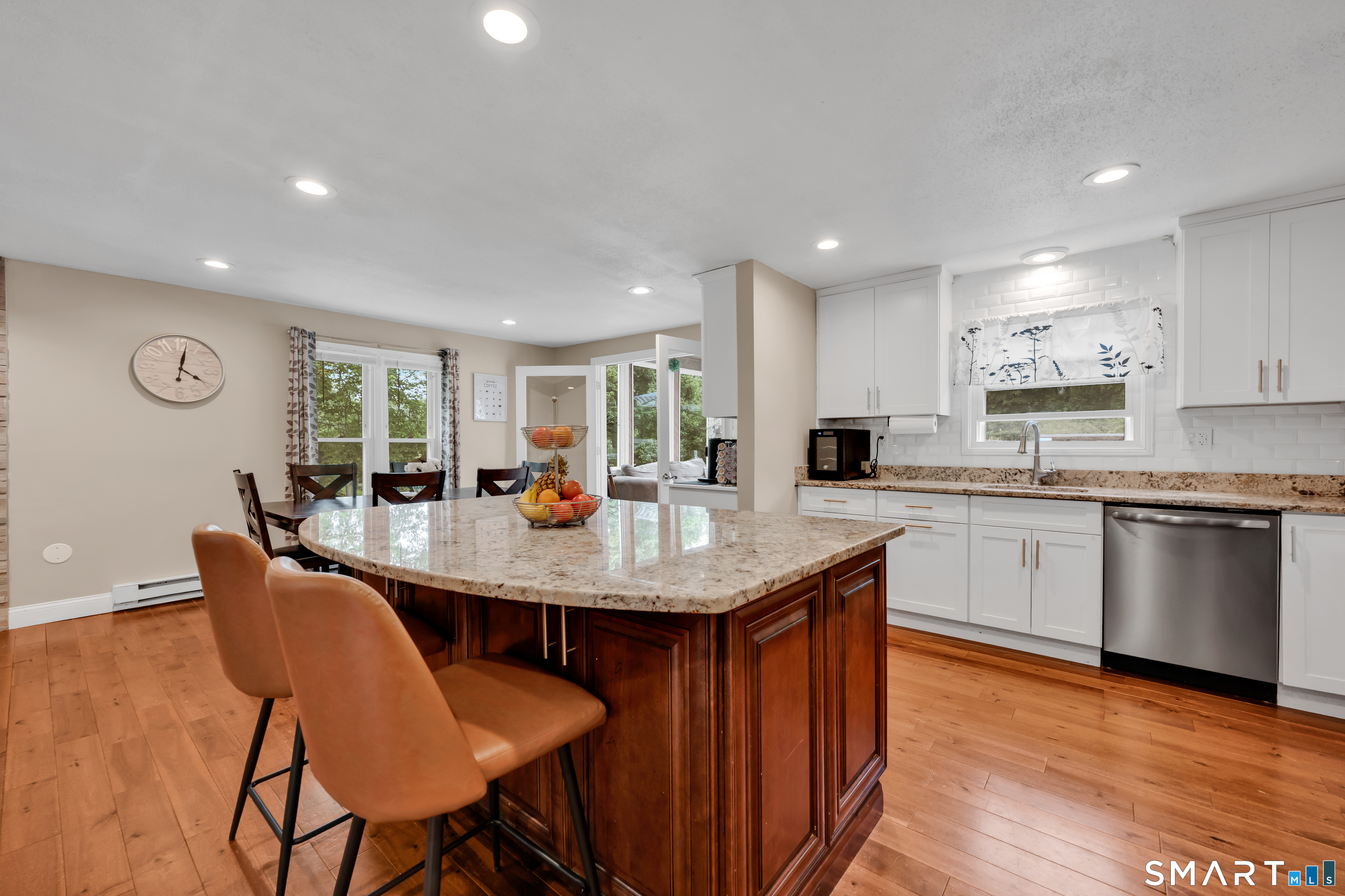 Southington, Connecticut, 06489, United States, 4 Bedrooms Bedrooms, ,3 BathroomsBathrooms,Residential,For Sale,2048016