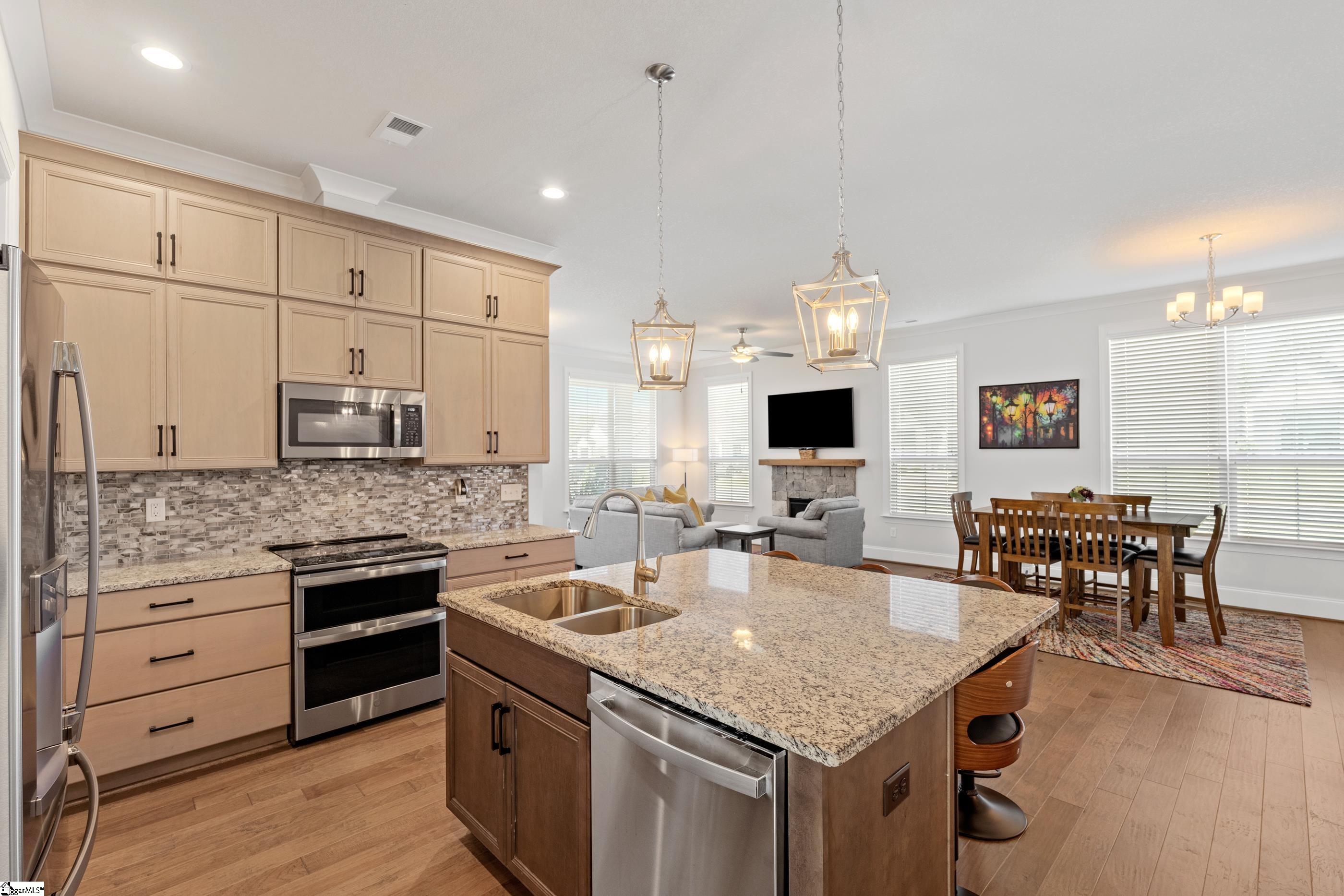 Simpsonville, South Carolina, 29680, United States, 4 Bedrooms Bedrooms, ,3 BathroomsBathrooms,Residential,For Sale,1925678