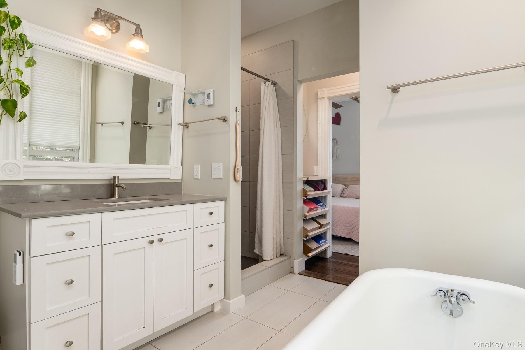 Tarrytown, New York, 10591, United States, 3 Bedrooms Bedrooms, ,4 BathroomsBathrooms,Residential,For Sale,1989441