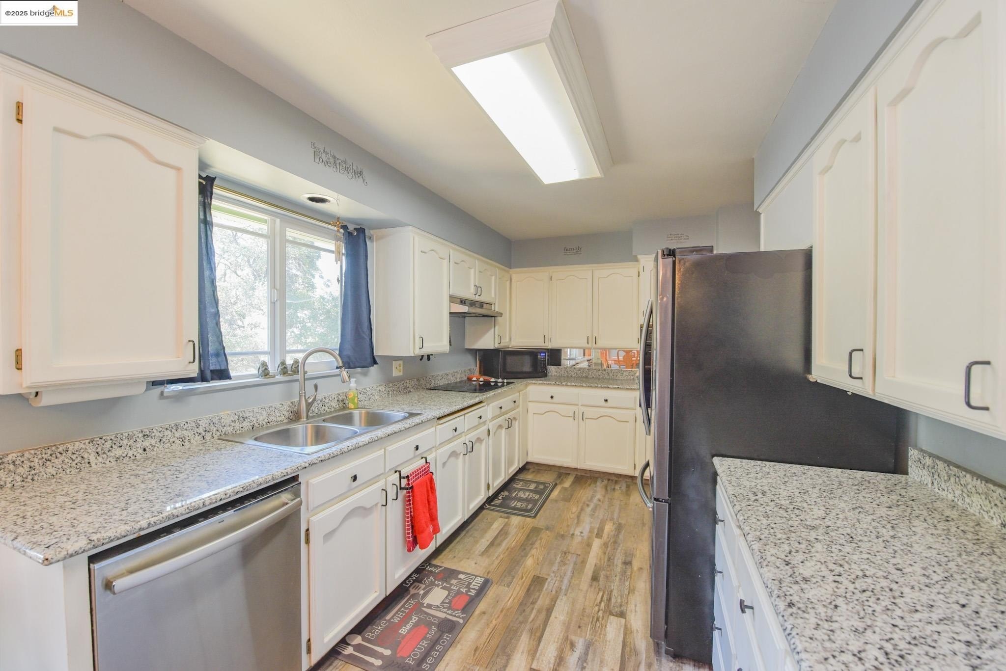 Sonora, California, 95370, United States, 4 Bedrooms Bedrooms, ,2 BathroomsBathrooms,Residential,For Sale,1917180