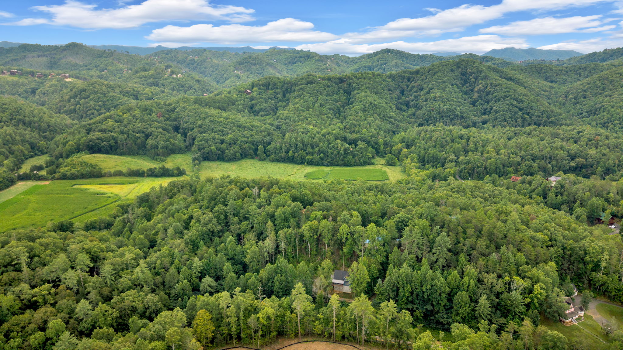 Sevierville, Tennessee, 37862, United States, 2 Bedrooms Bedrooms, ,3 BathroomsBathrooms,Residential,For Sale,2012512