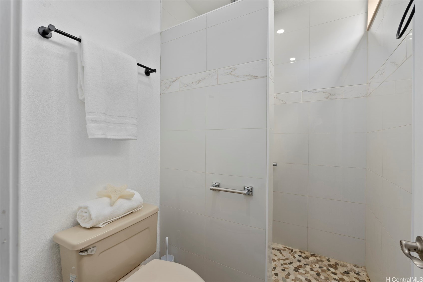 Kaneohe, Hawaii, 96744, United States, 2 Bedrooms Bedrooms, ,2 BathroomsBathrooms,Residential,For Sale,1848106