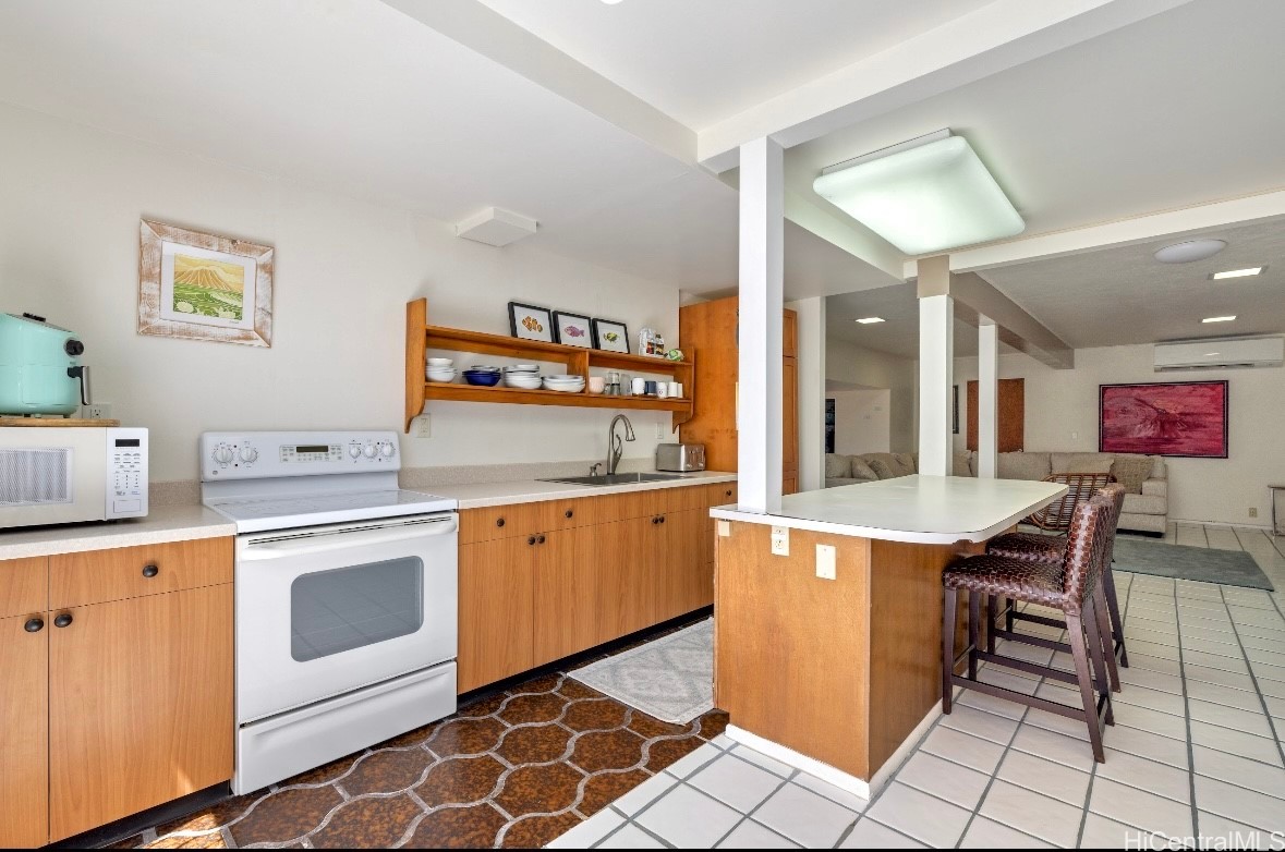 Honolulu, Hawaii, 96816, United States, 4 Bedrooms Bedrooms, ,3 BathroomsBathrooms,Residential,For Sale,1925969