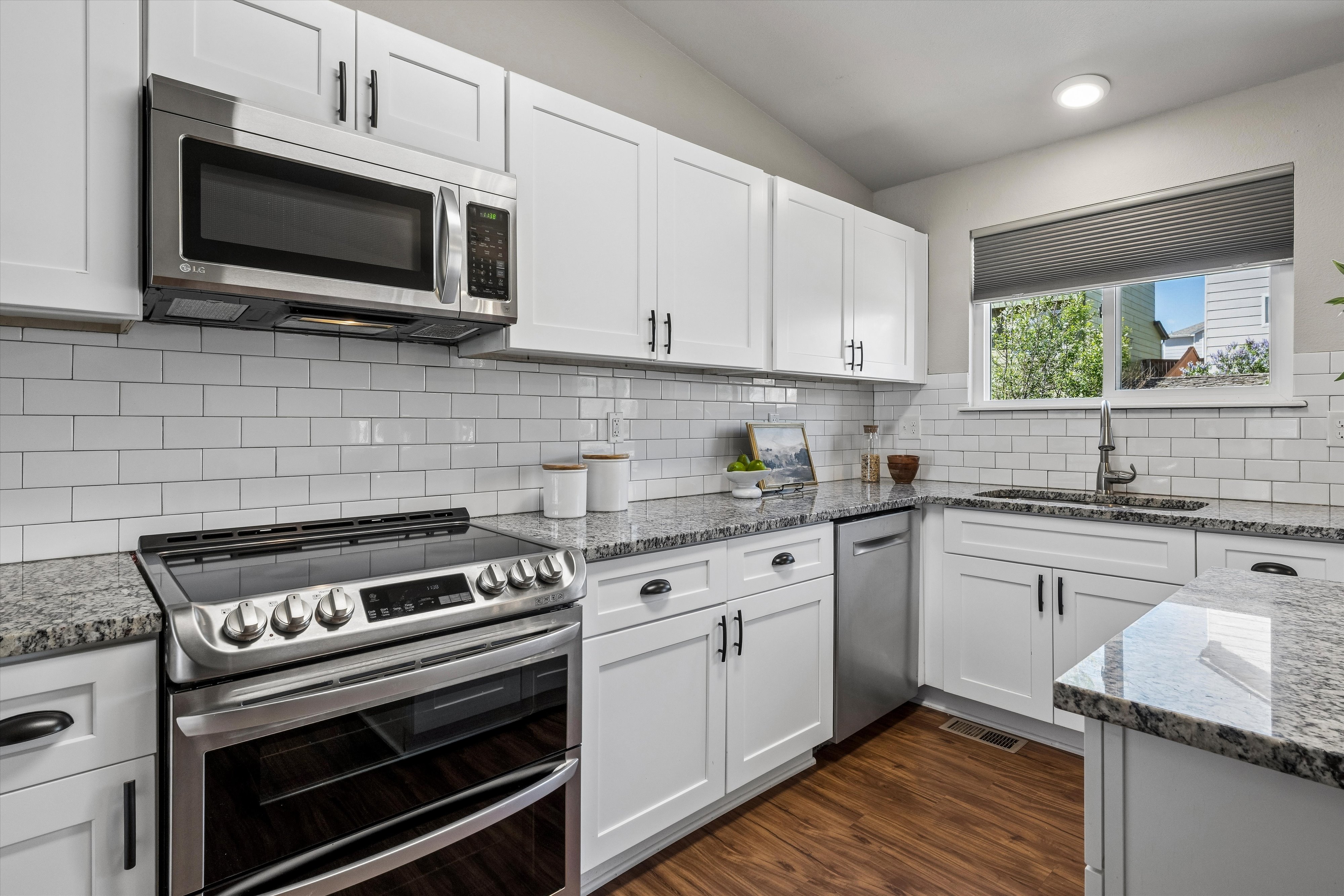  Discover effortless elegance in this stylishly updated home - 物件實景