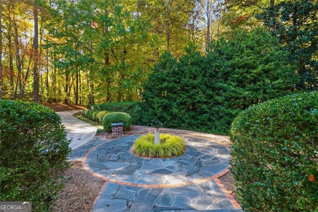 Kennesaw, Georgia, 30152, United States, 5 Bedrooms Bedrooms, ,3 BathroomsBathrooms,Residential,For Sale,1988783