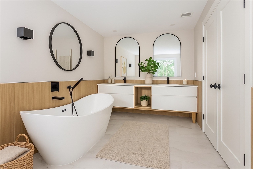 Needham, Massachusetts, 02494, United States, 5 Bedrooms Bedrooms, ,6 BathroomsBathrooms,Residential,For Sale,1991306