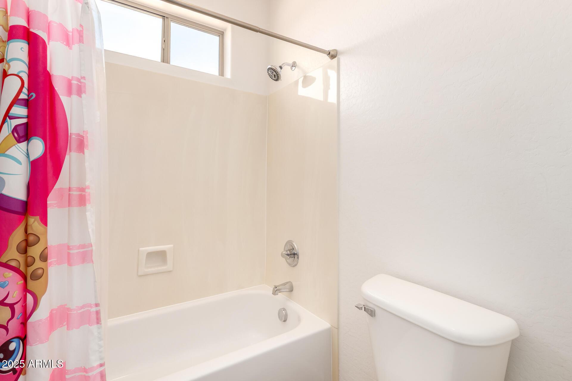 Surprise, Arizona, 85379, United States, 5 Bedrooms Bedrooms, ,3 BathroomsBathrooms,Residential,For Sale,1981277