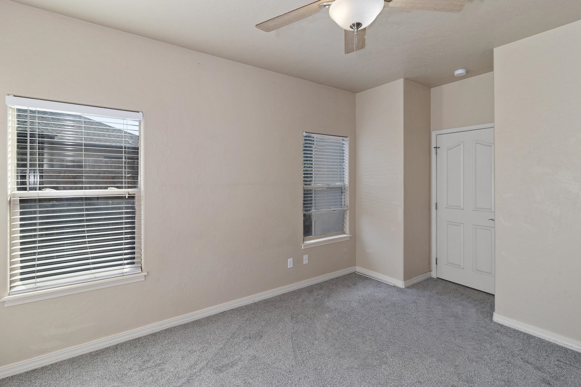 Fruita, Colorado, 81521, United States, 5 Bedrooms Bedrooms, ,3 BathroomsBathrooms,Residential,For Sale,1982065